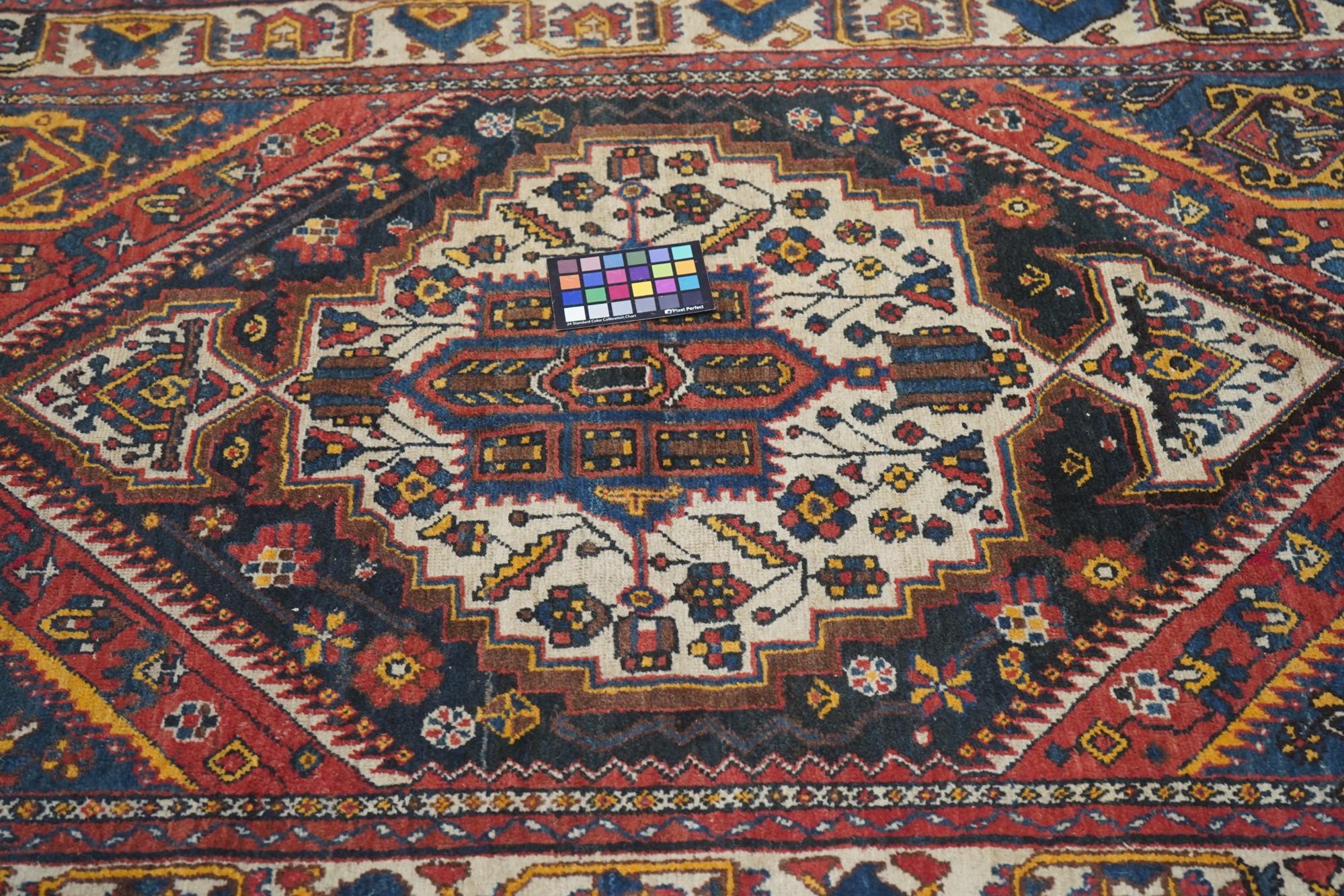 Antique Bakhtiari Rug 4'6'' x 6'9'' For Sale 3