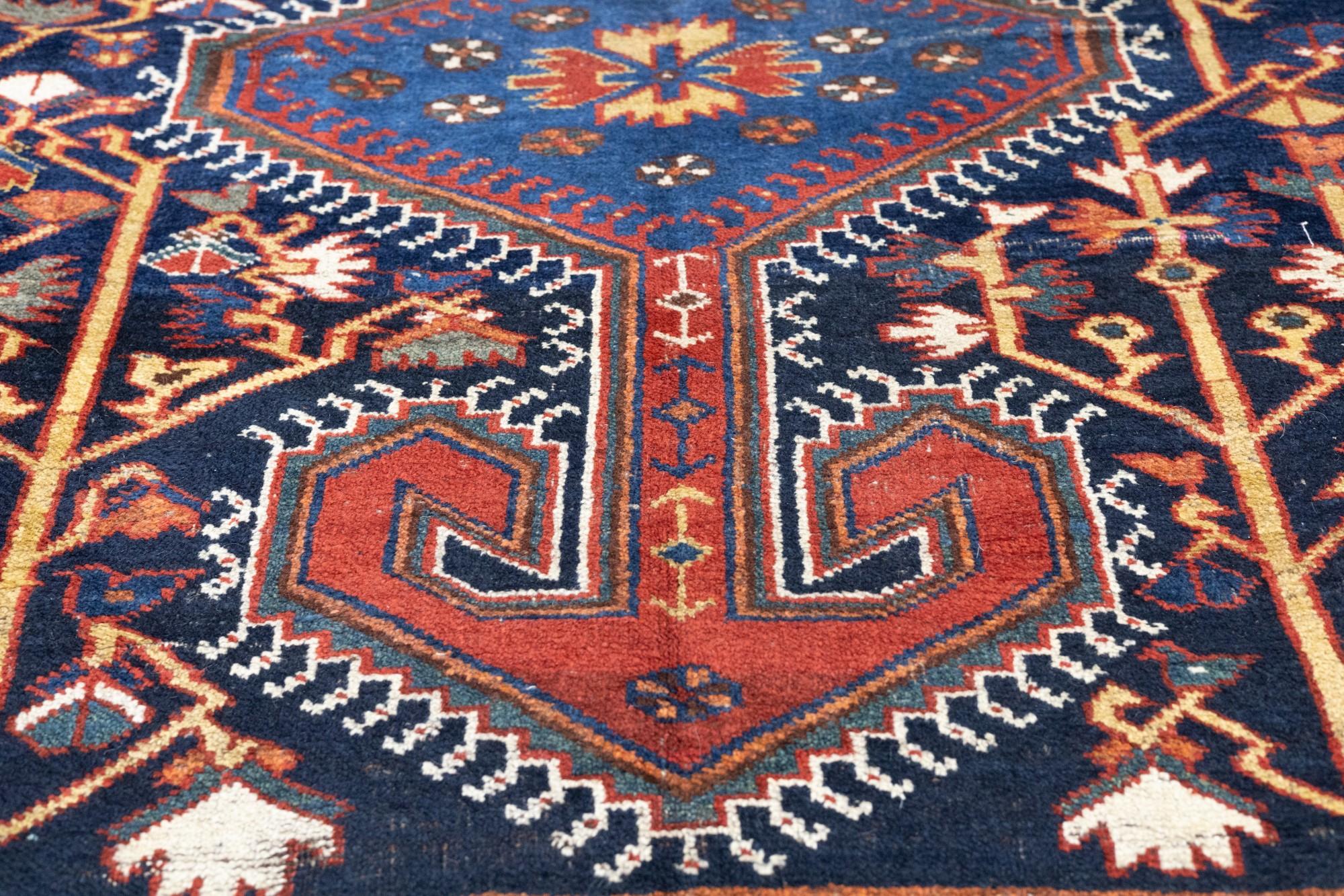 Antiker Bakhtiari-Teppich 5'3'' x 10'1'' (Persisch) im Angebot