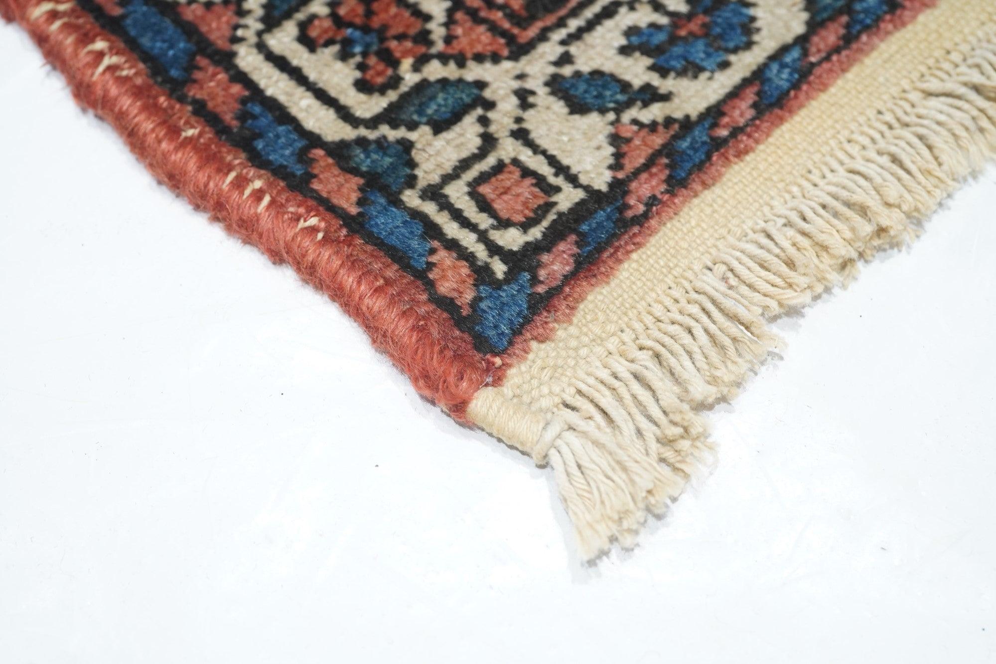 Persian Antique Bakhtiari Rug 6'8'' x 10'3'' For Sale