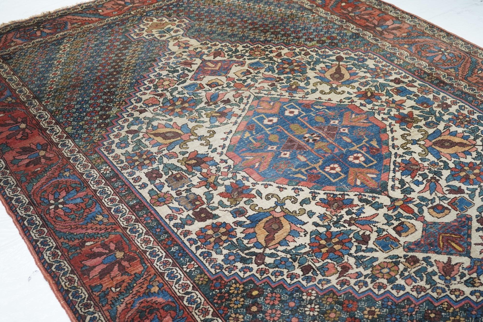 20th Century Antique Bakhtiari Rug 6'8'' x 10'3'' For Sale