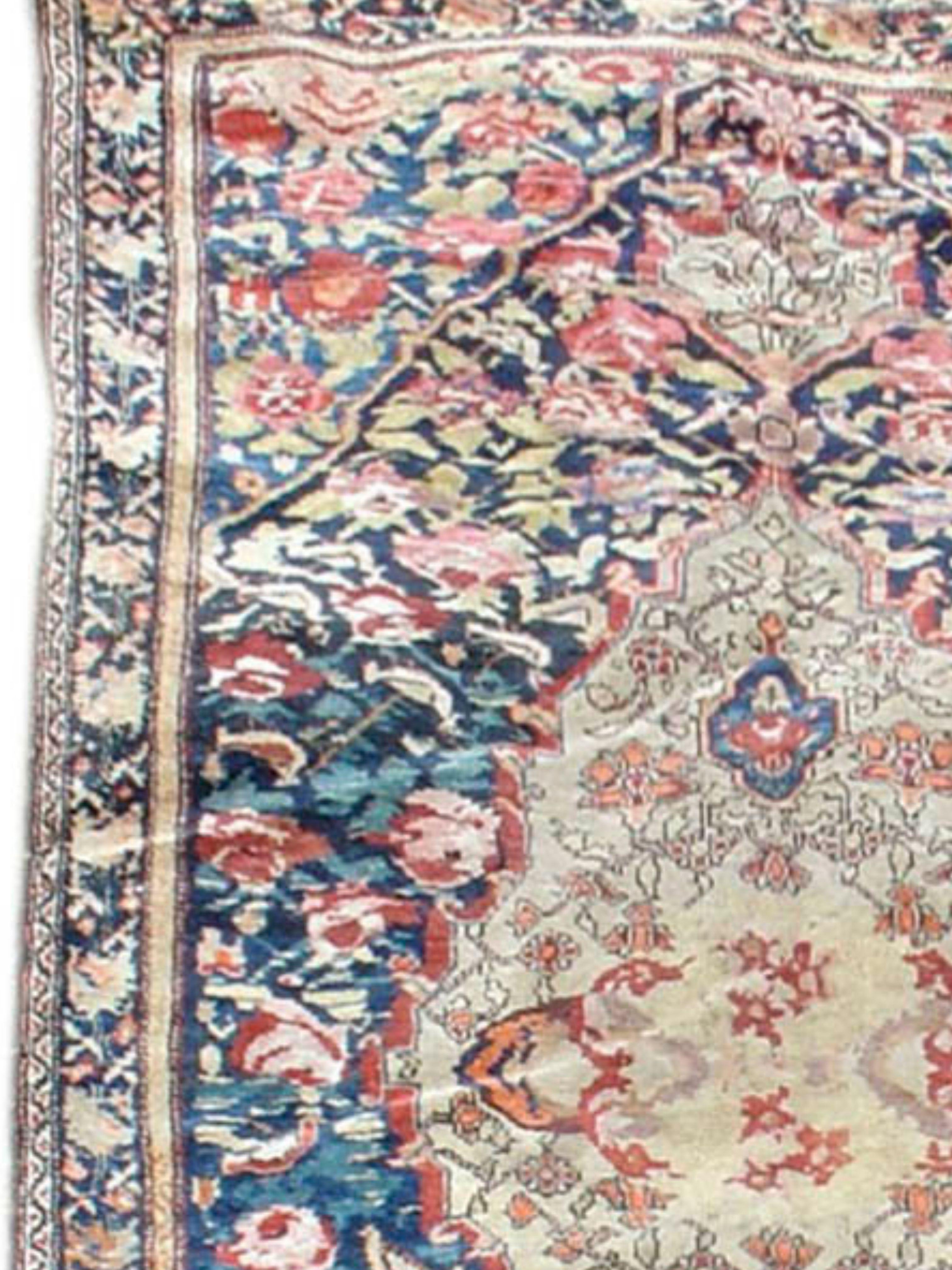 Antigua alfombra persa Bakhtiari, principios del siglo XX

Más información:
Dimensiones: 1,5 m de ancho x 1,8 m de largo
Origen: Persia
Estado: Muy bueno
Alfombra ID: 14456