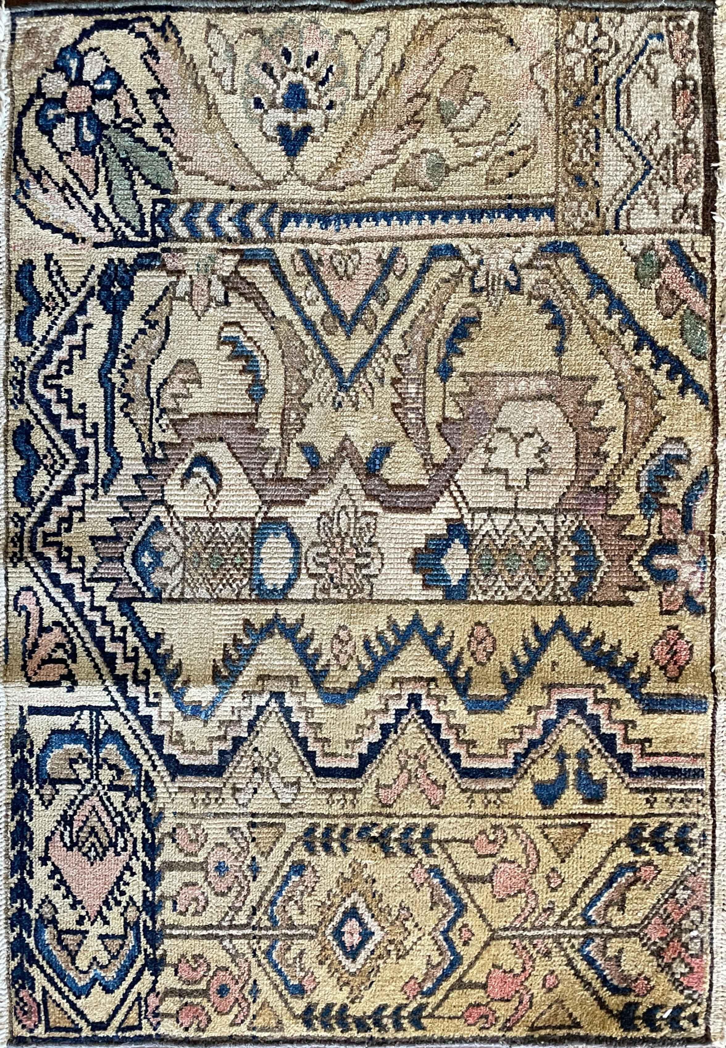 Antique Bakhtiari Sampler Rug, Great Colors In Excellent Condition For Sale In Evanston, IL