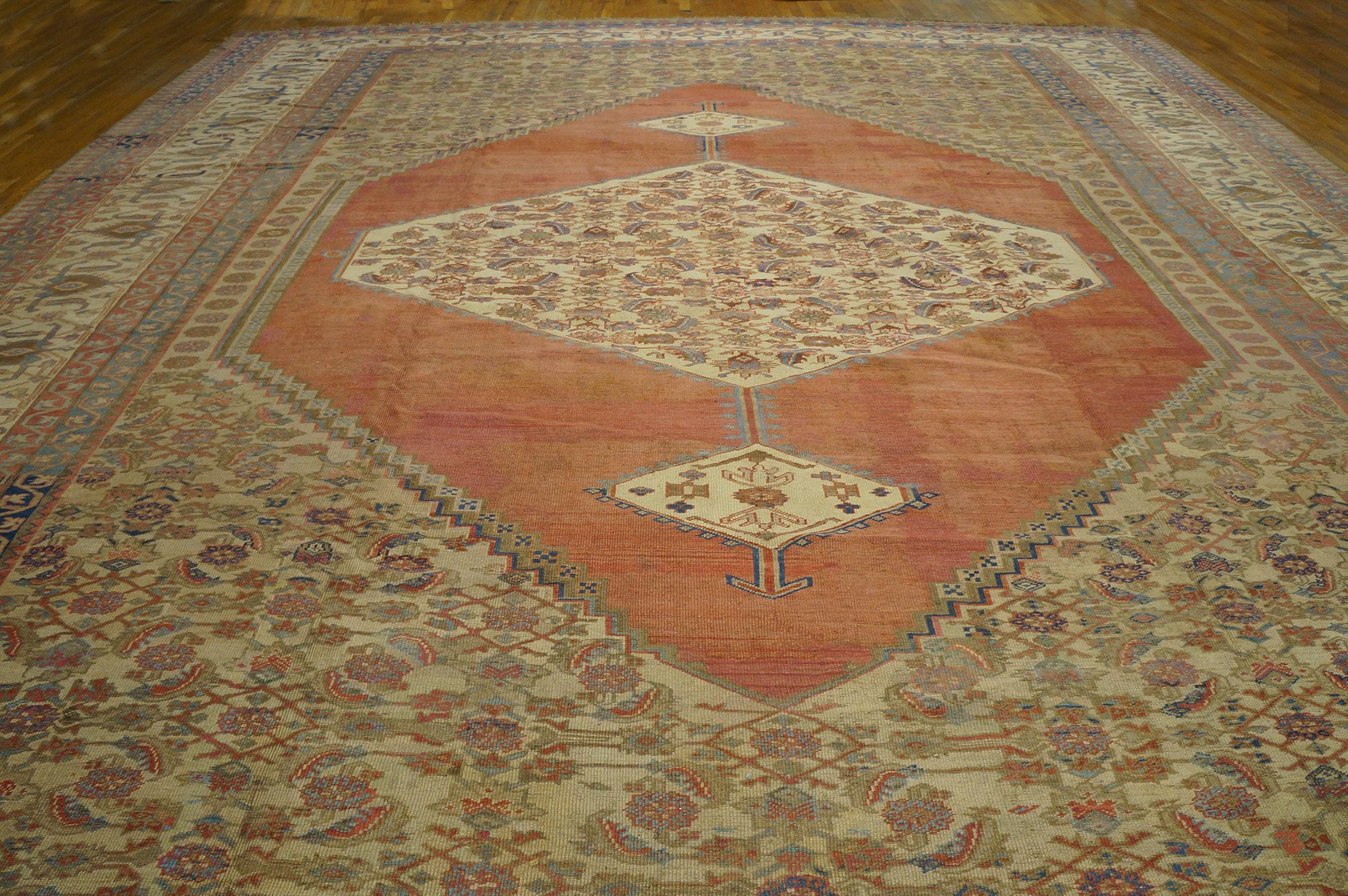 Annodato a mano XIX secolo N.W. Tappeto persiano Bakshaiesh ( 15' x 18' - 457 x 548 ) in vendita