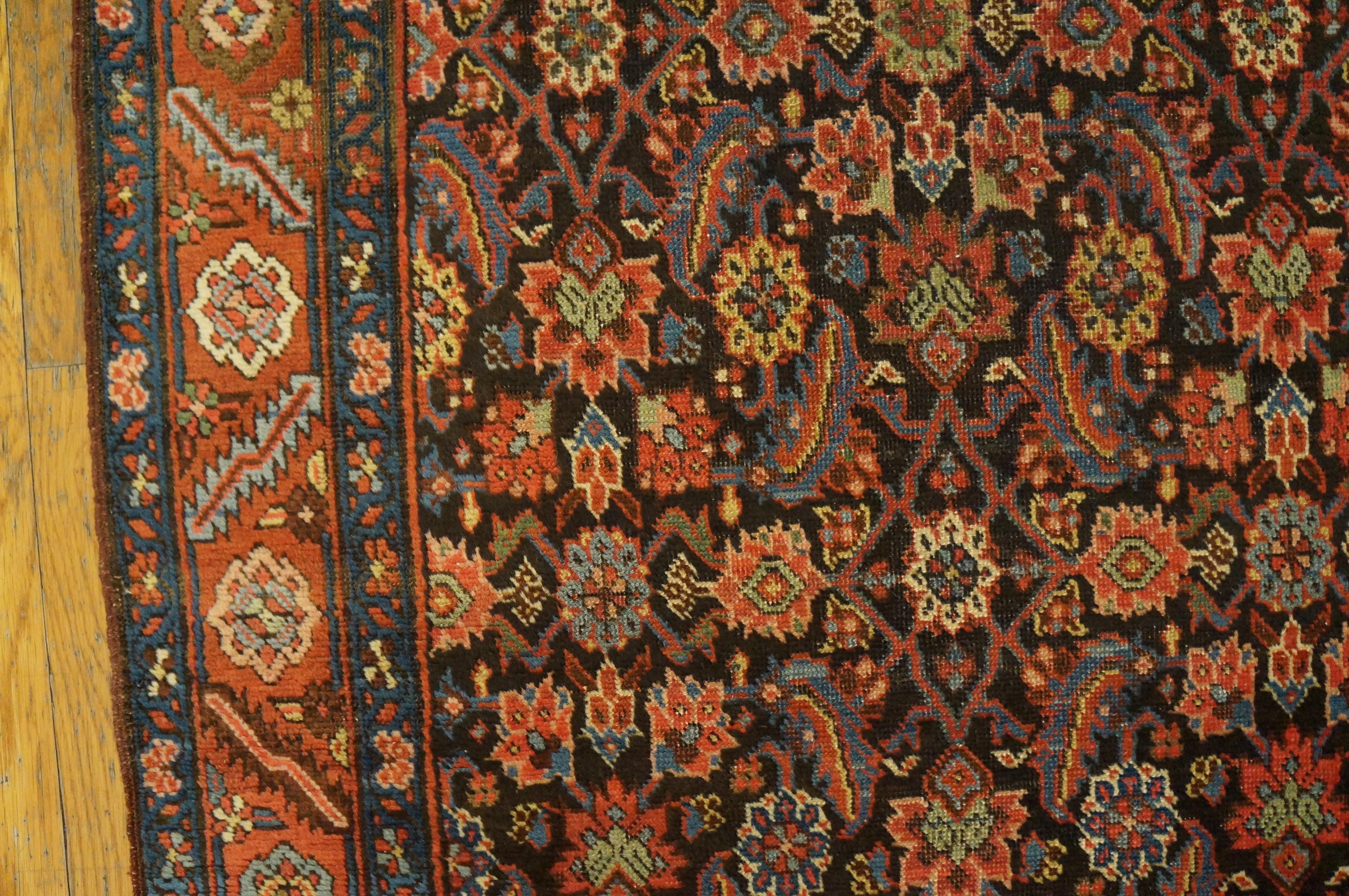 Antique Bakshaiesh Persian Rug In Good Condition For Sale In New York, NY