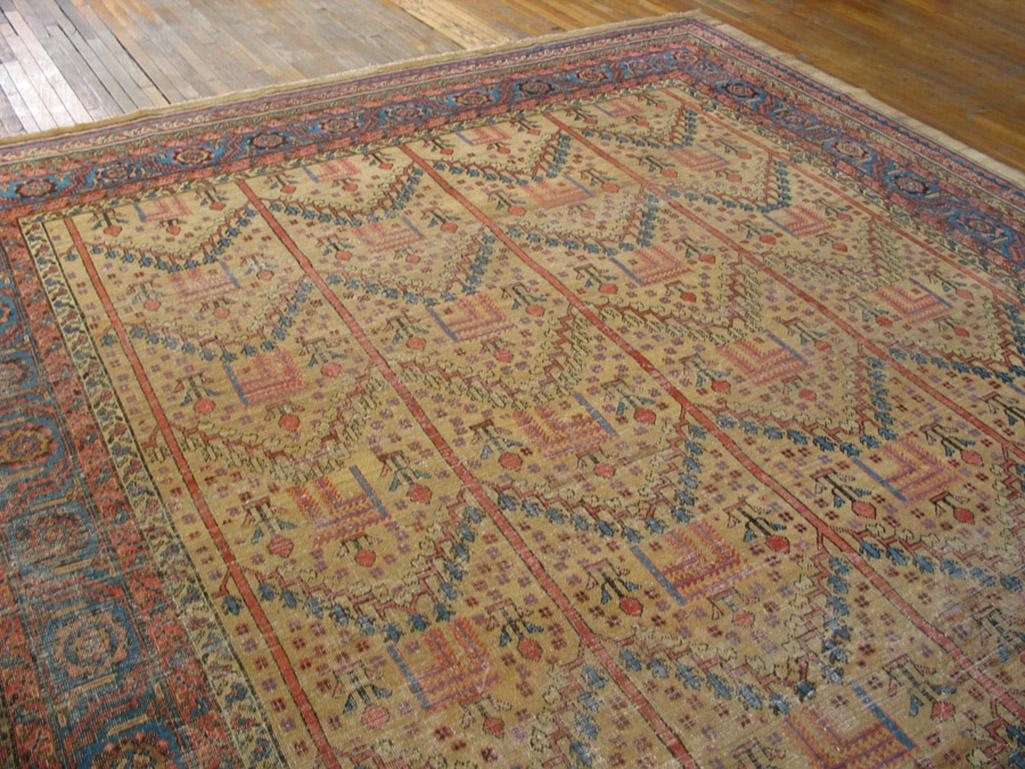Hand-Knotted 19th Century Persian Bakshaiesh Carpet ( 12'6