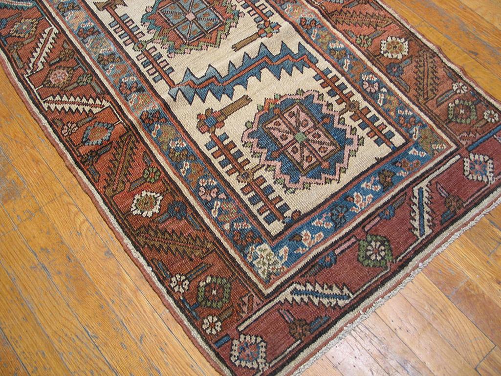 Bakshaish 19th Century N.W. Persian Bakshaiesh Carpet ( 2'7