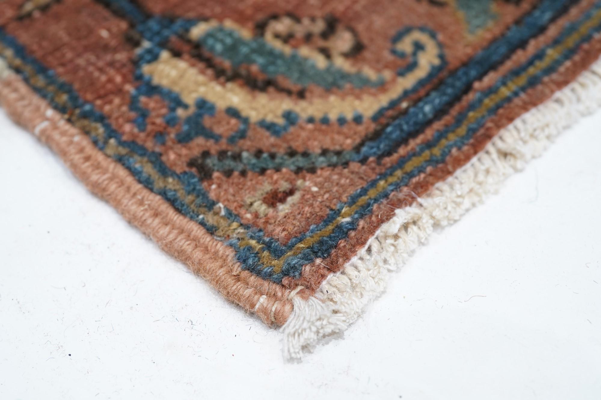 Antique Bakshaish Rug In Distressed Condition For Sale In New York, NY