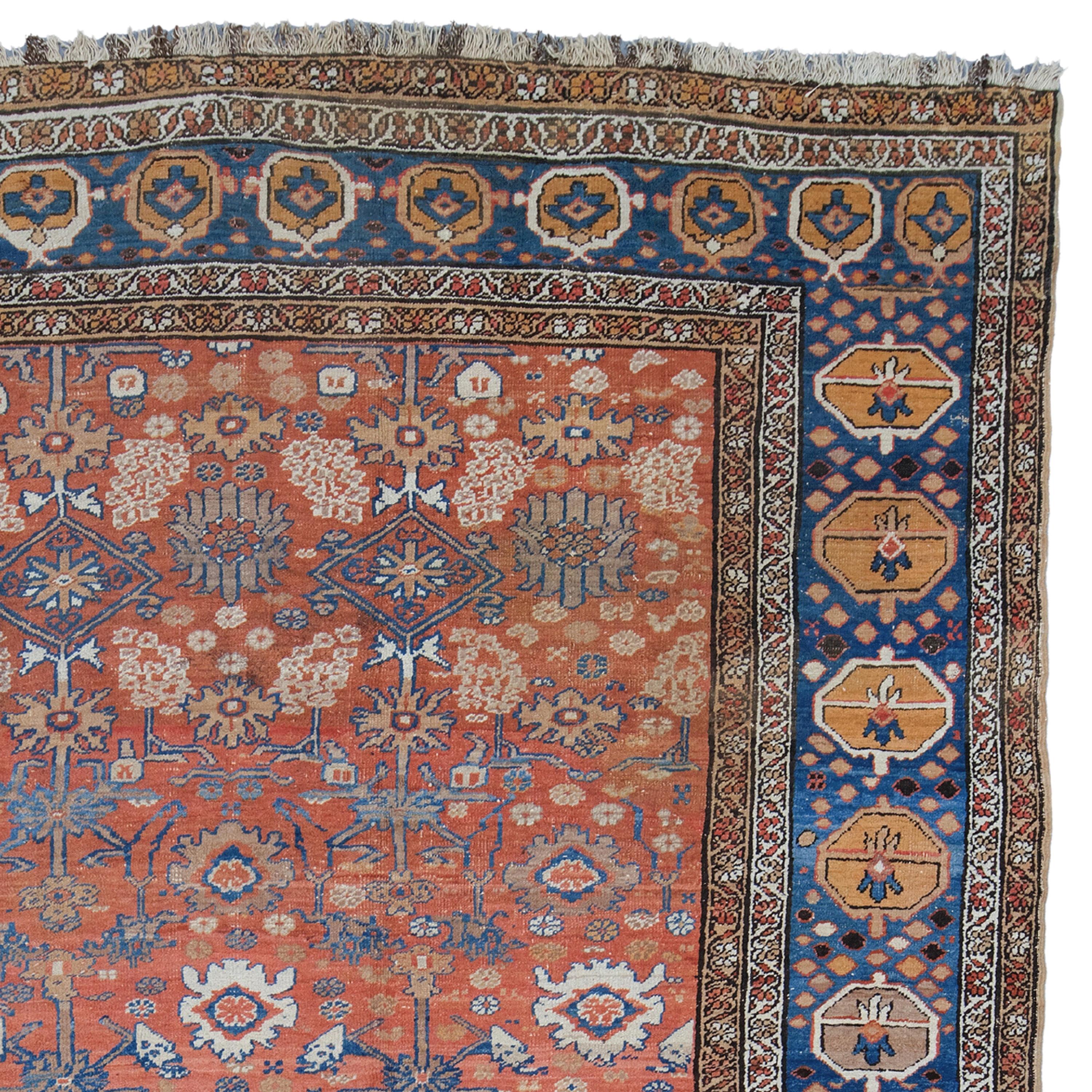Antique Bakshaish Rug - Late of the 19th Century Bakshaish Rug, Handmade Rug In Good Condition For Sale In Sultanahmet, 34