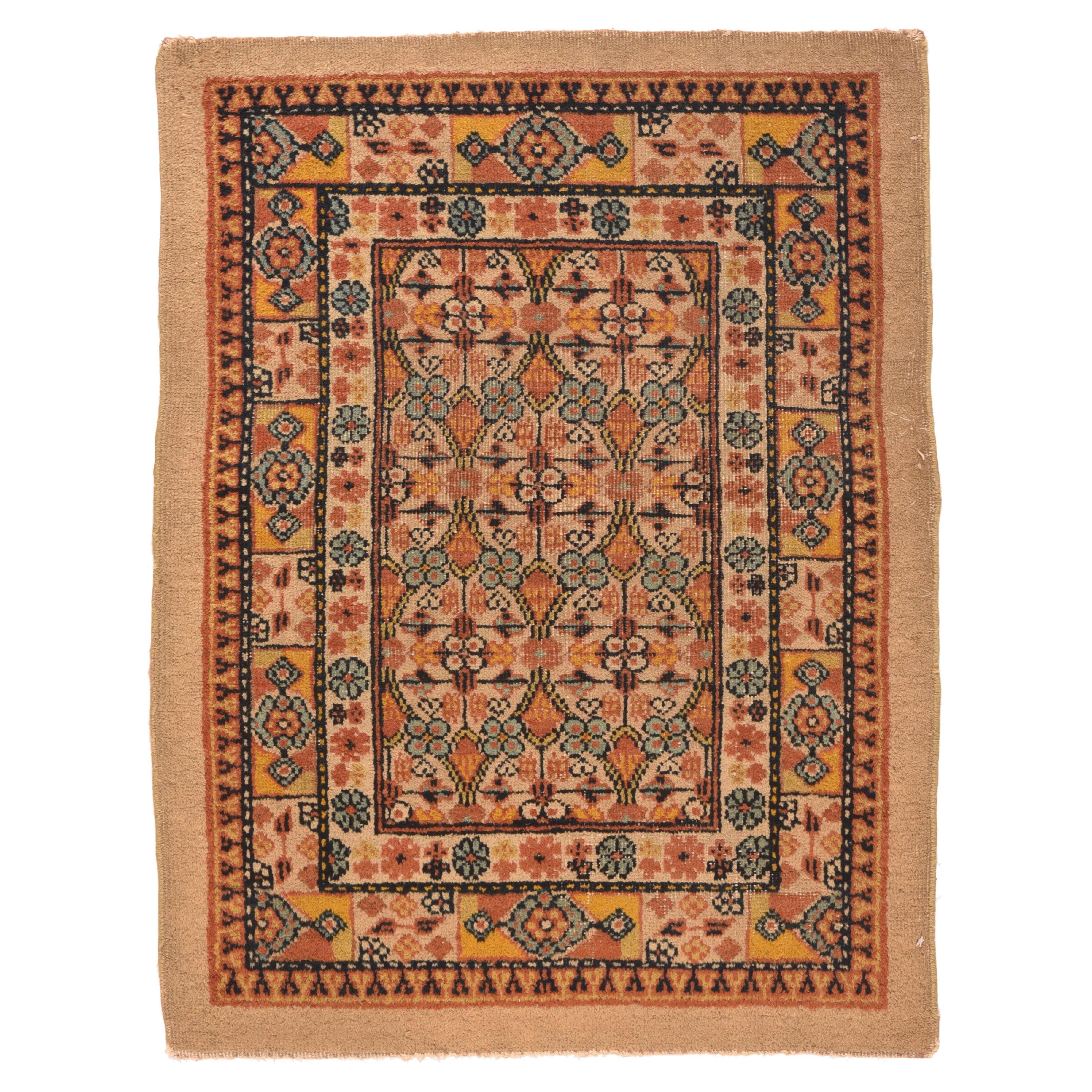 Tappeto antico Bakshayesh 2'3'' x 2'11'' in vendita