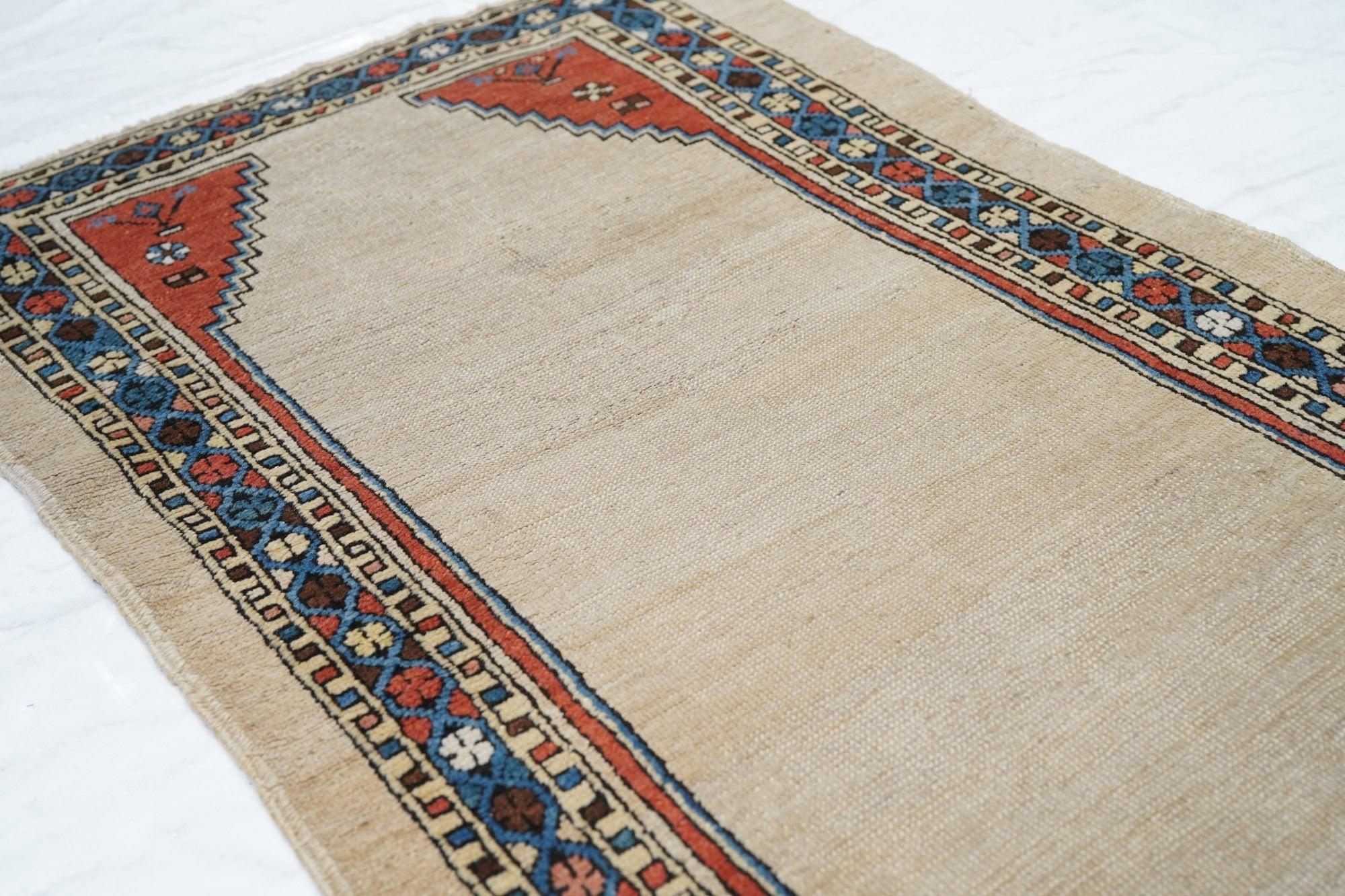 Antique Bakshayesh Rug 2'6'' x 4'3'' For Sale 3