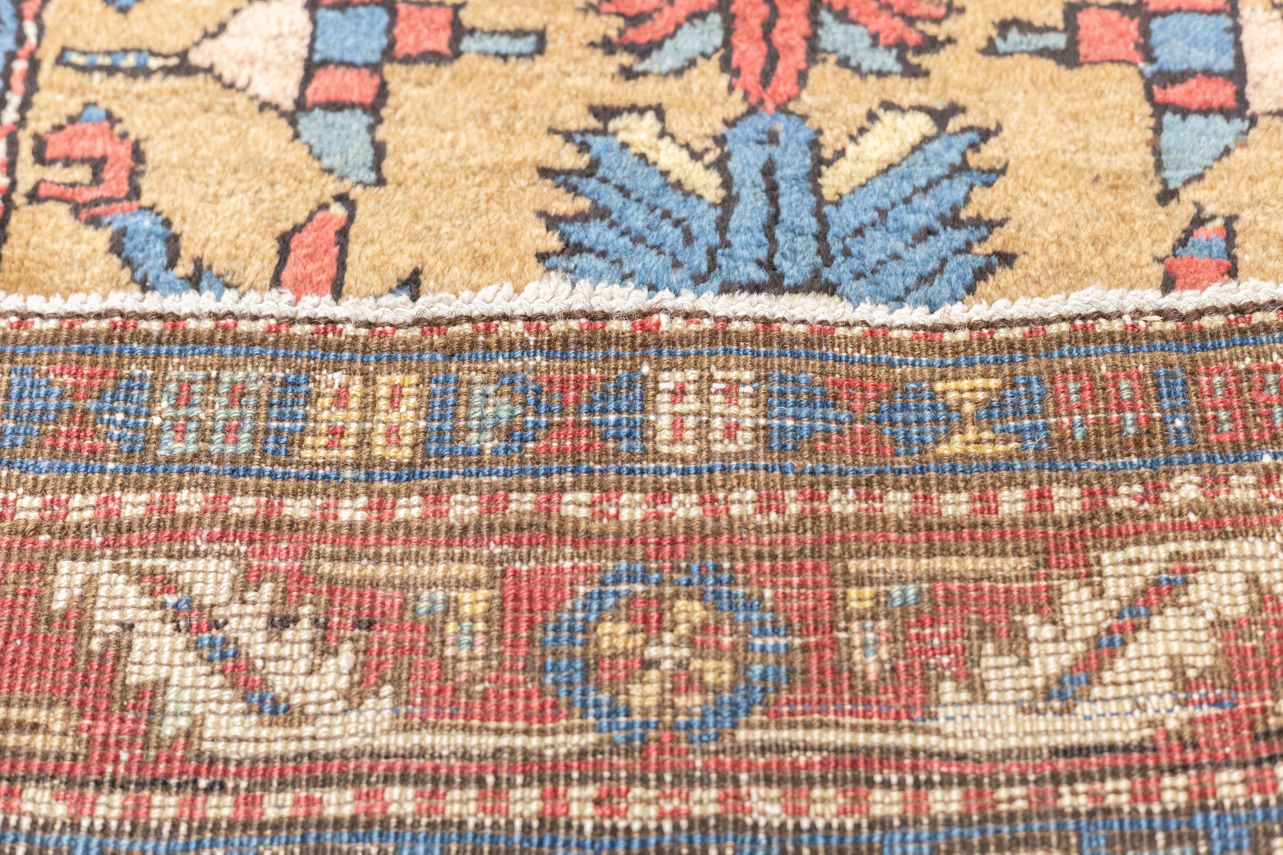 Antiker Bakshayesh-Teppich 3' x 12'11'' (Handgeknüpft) im Angebot
