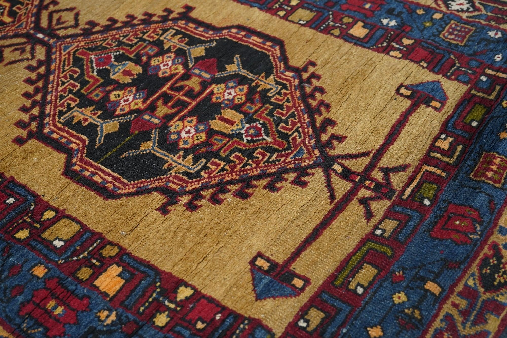 Antiker Bakshayesh-Teppich 3'6'' x 14'3'' (Handgeknüpft) im Angebot