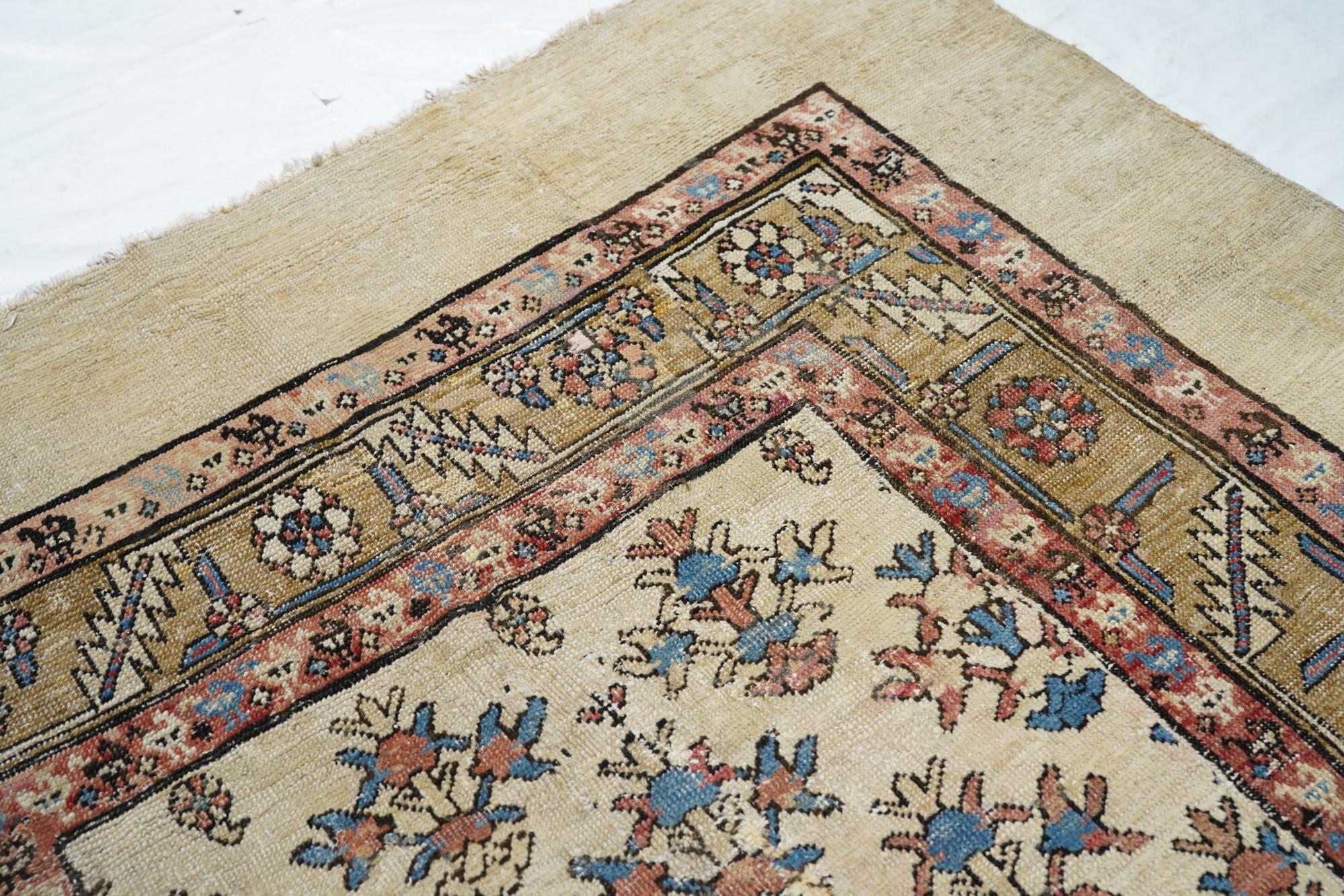Antique Bakshayesh Rug In Good Condition For Sale In New York, NY