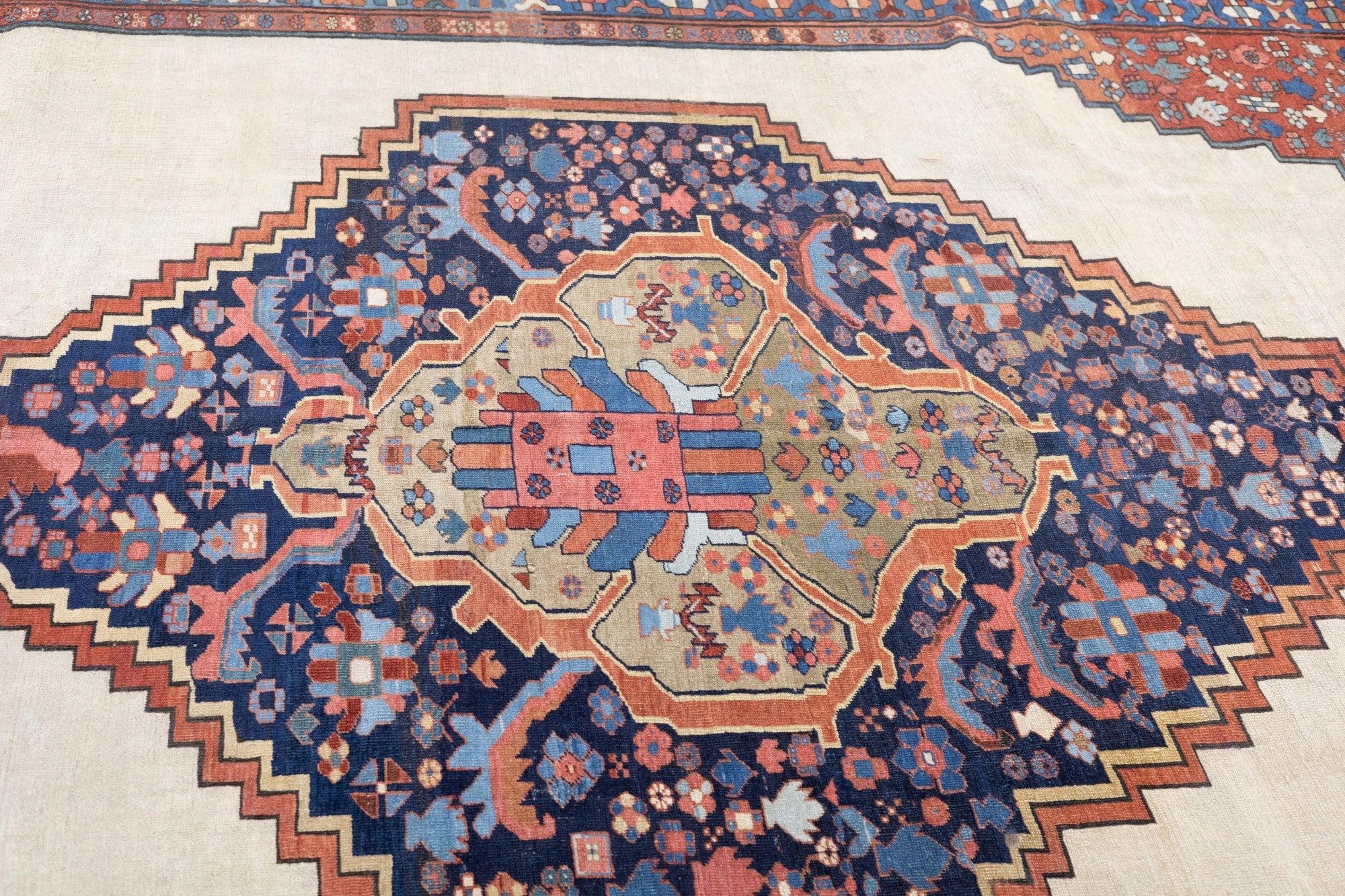 Antiker Bakshayesh-Teppich 9'6'' x 14'9'' (Handgeknüpft) im Angebot