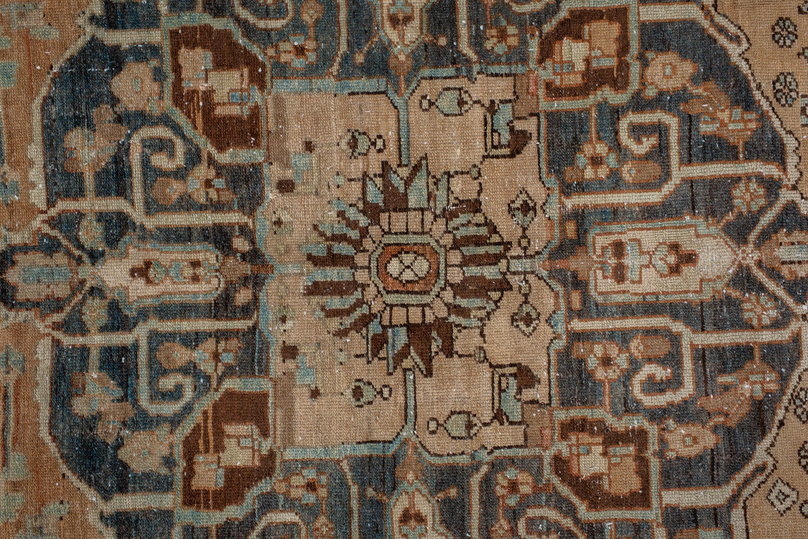 Noué à la main Tapis Baktiary ancien avec fond rouille et coins bleus clairs