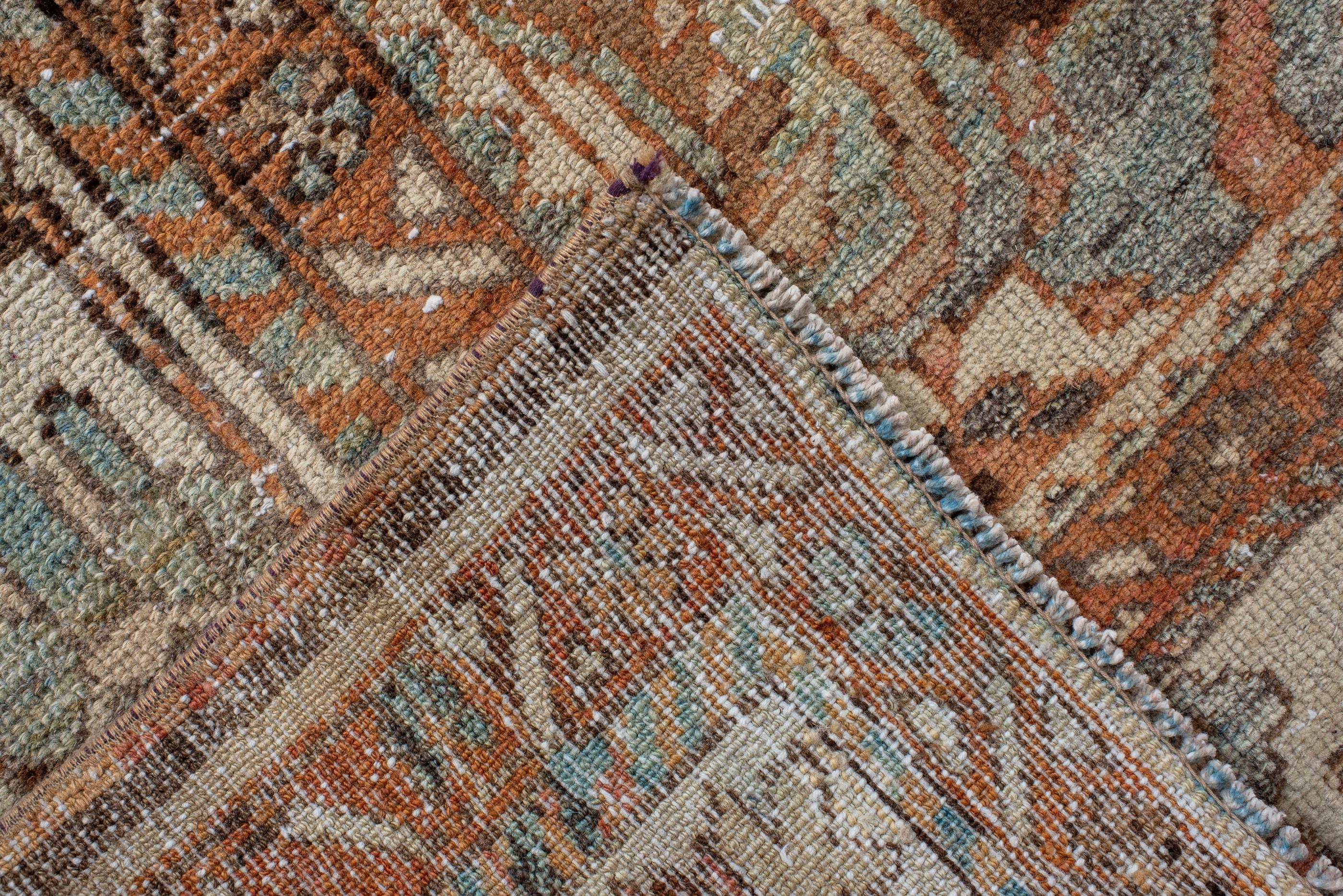 20ième siècle Tapis Baktiary ancien avec fond rouille et coins bleus clairs