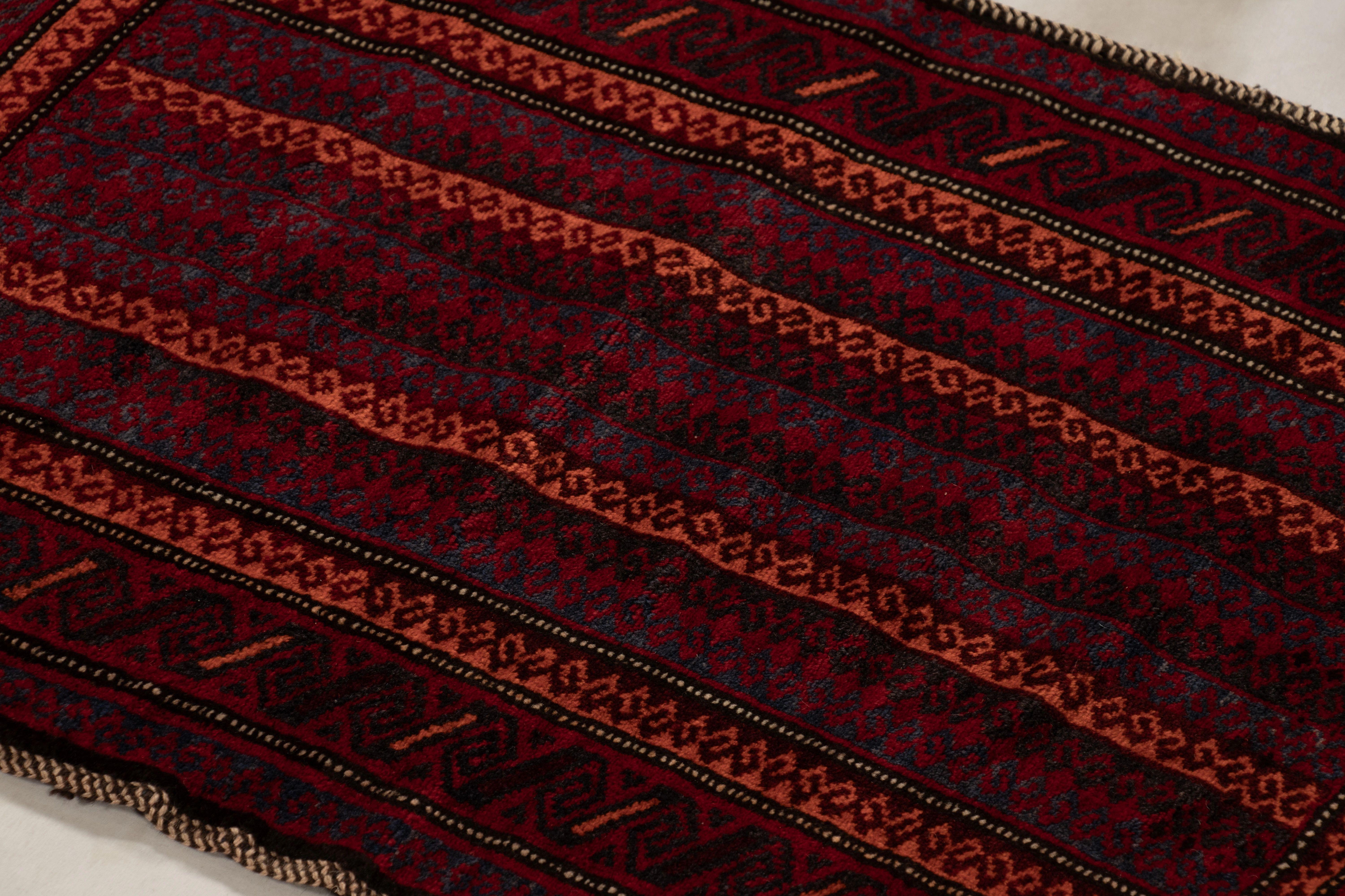Tribal Textile tribal ancien Balisht à motifs géométriques polychromes - Rug & Ki en vente