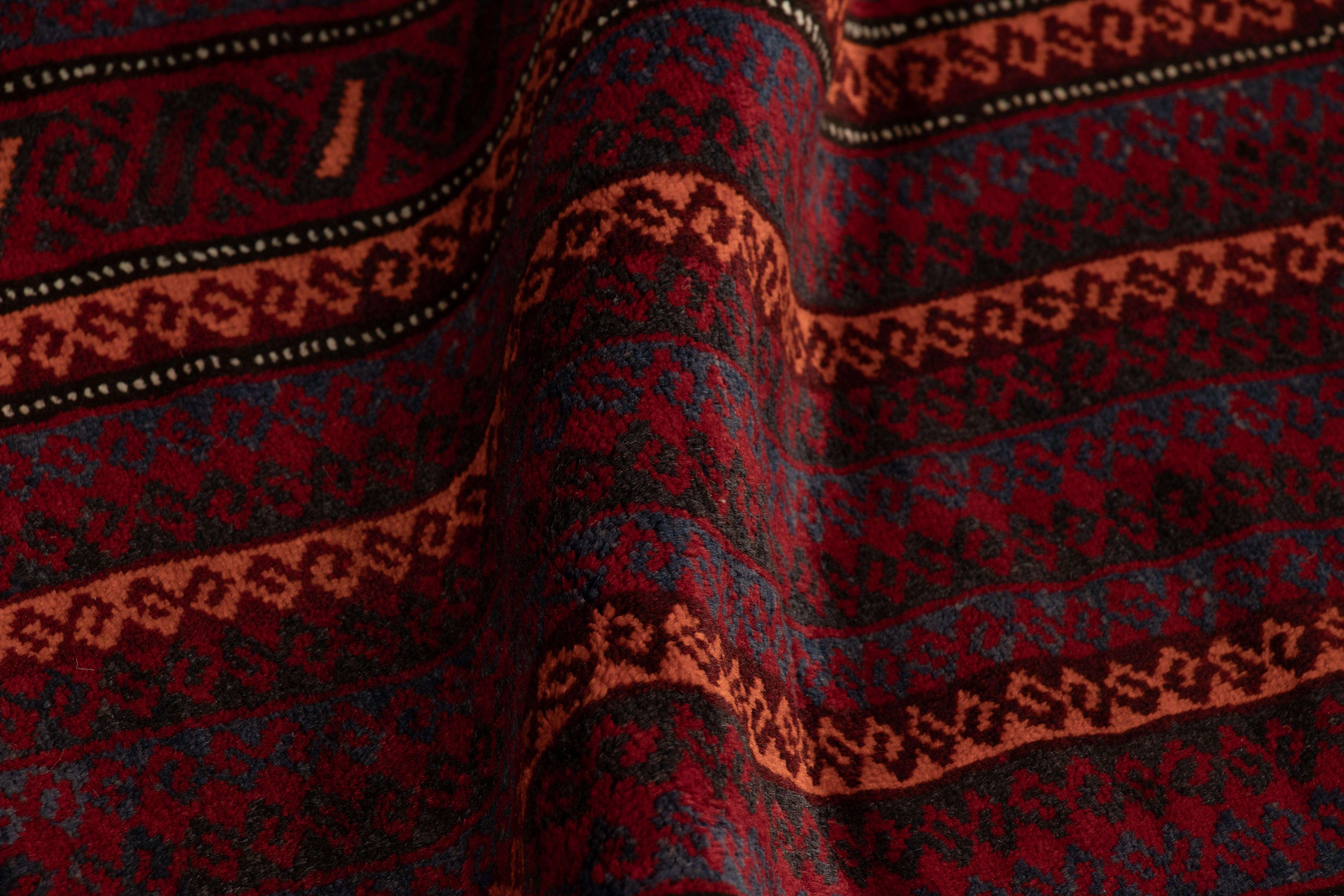 Noué à la main Textile tribal ancien Balisht à motifs géométriques polychromes - Rug & Ki en vente