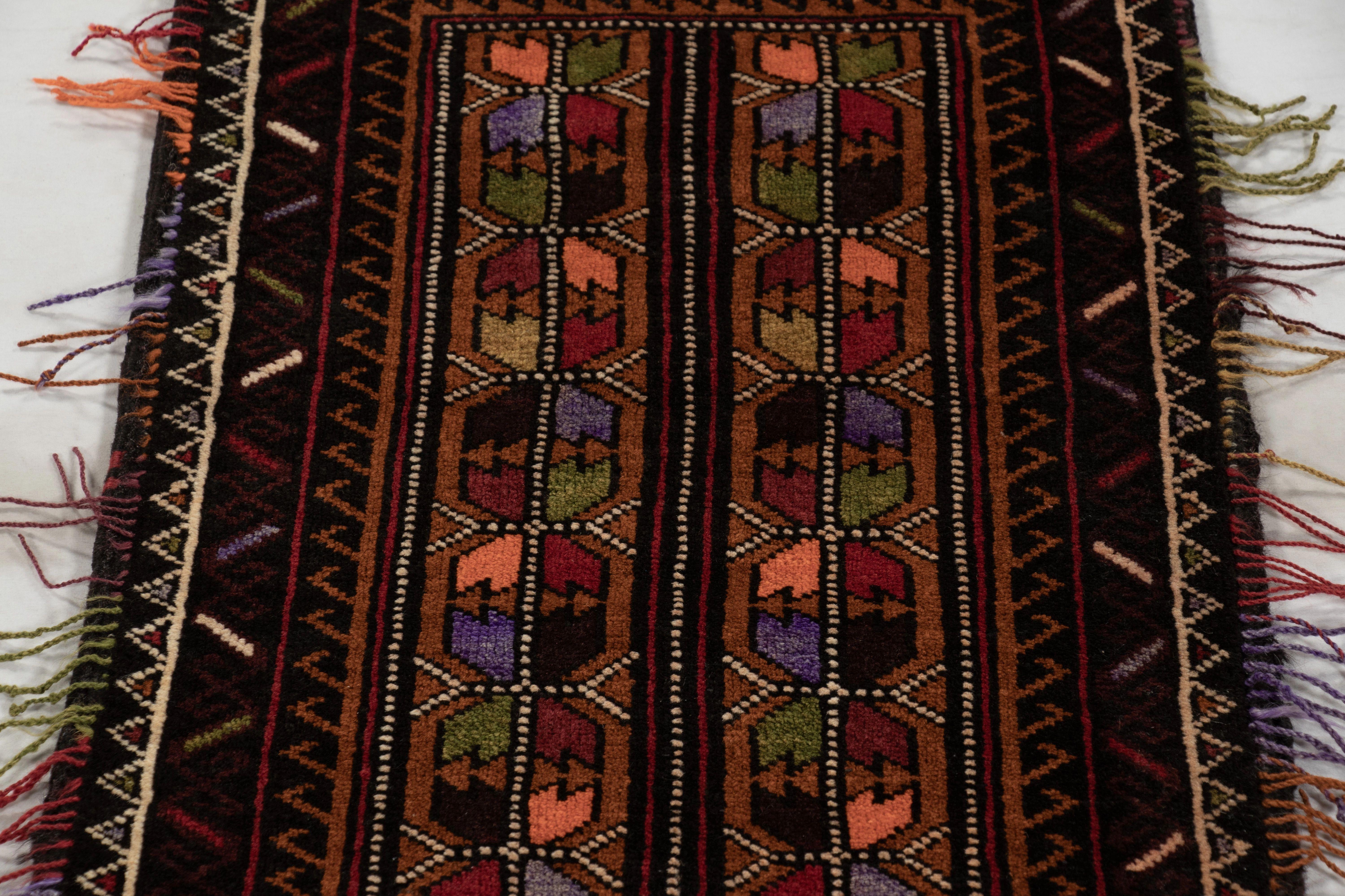 Début du 20ème siècle Textile tribal ancien Balisht à motifs géométriques polychromes - Rug & Kil en vente