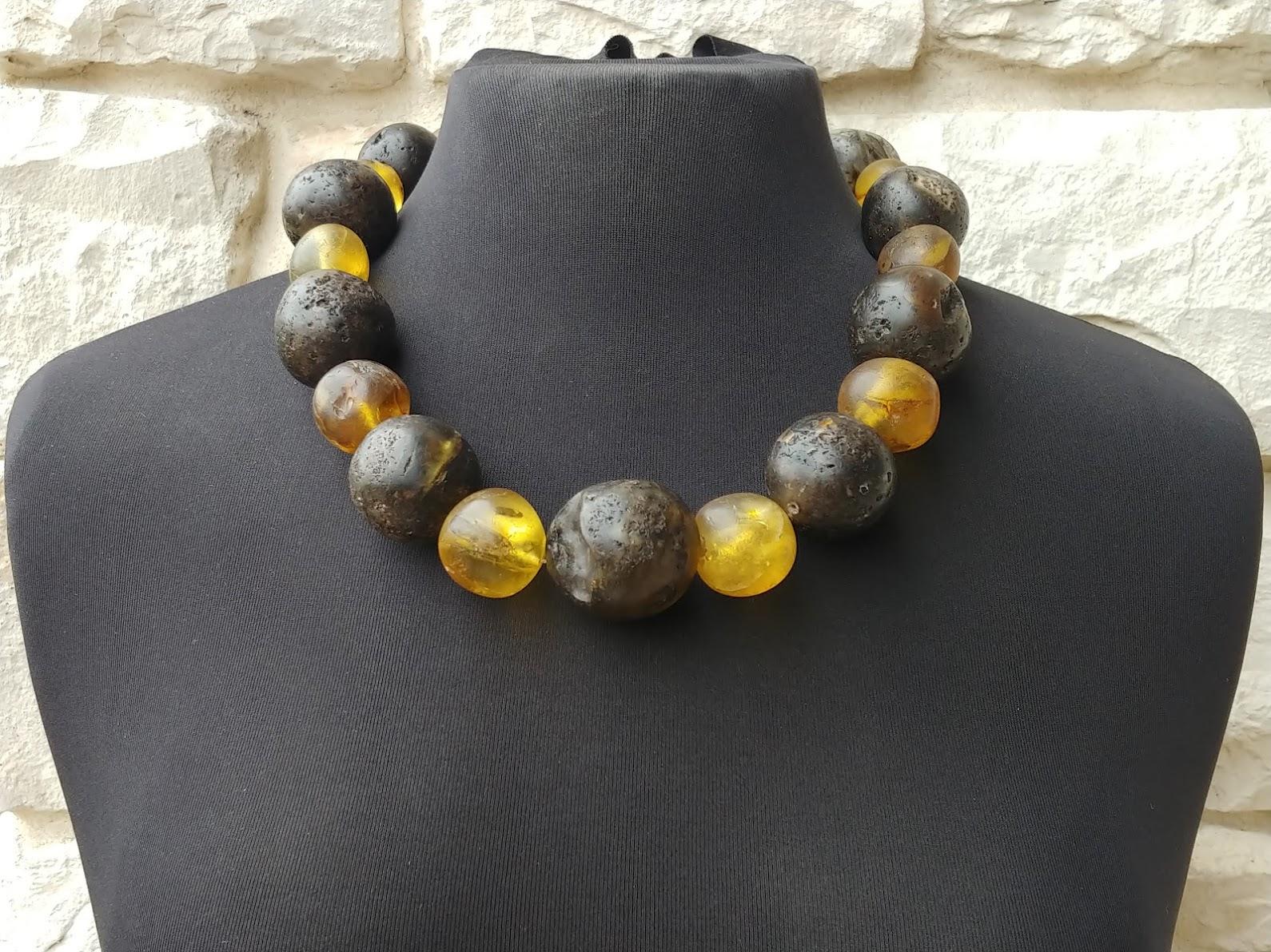 Antique Baltic Raw Chunky Amber Necklace In Good Condition For Sale In Chesterland, OH