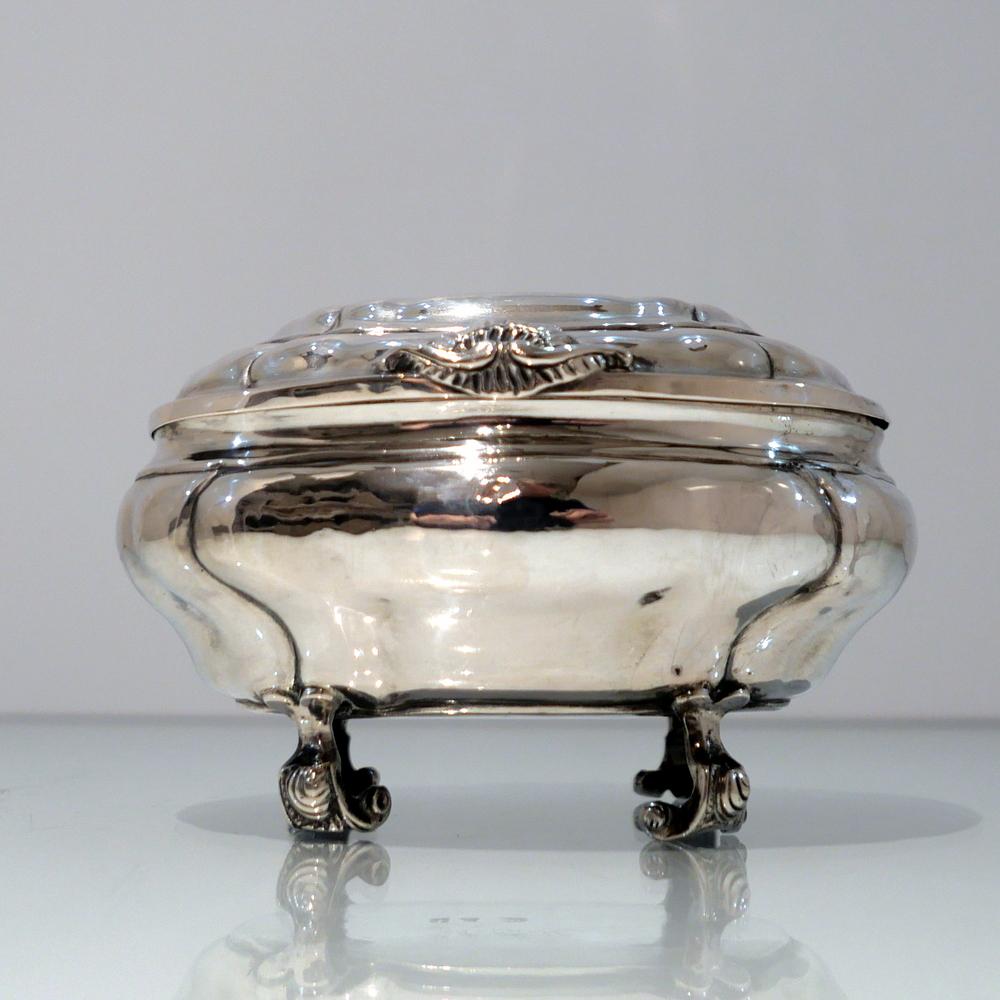 Antique Baltic Silver Oval Sugar Box Reval circa 1750 'maker AOB?' In Good Condition For Sale In 53-64 Chancery Lane, London