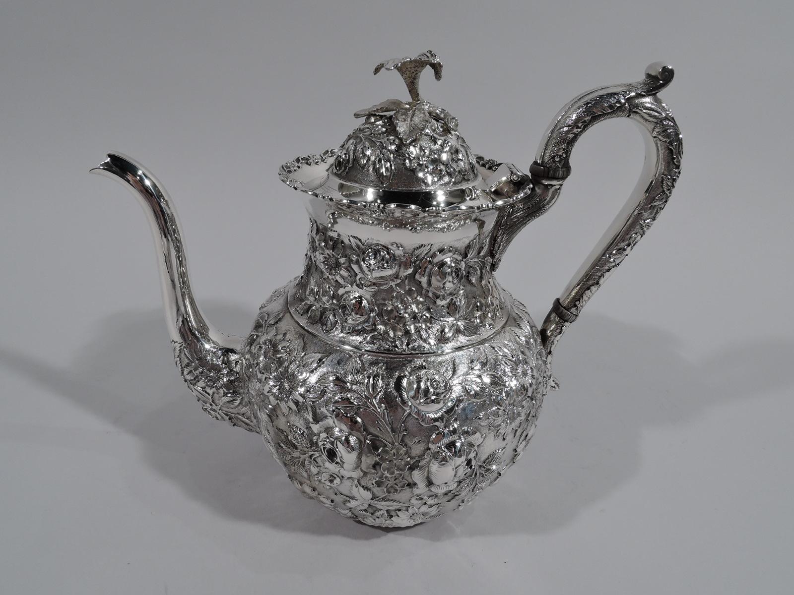 Antique Baltimore Repousse Sterling Silver 5-Piece Coffee and Tea Set In Excellent Condition In New York, NY