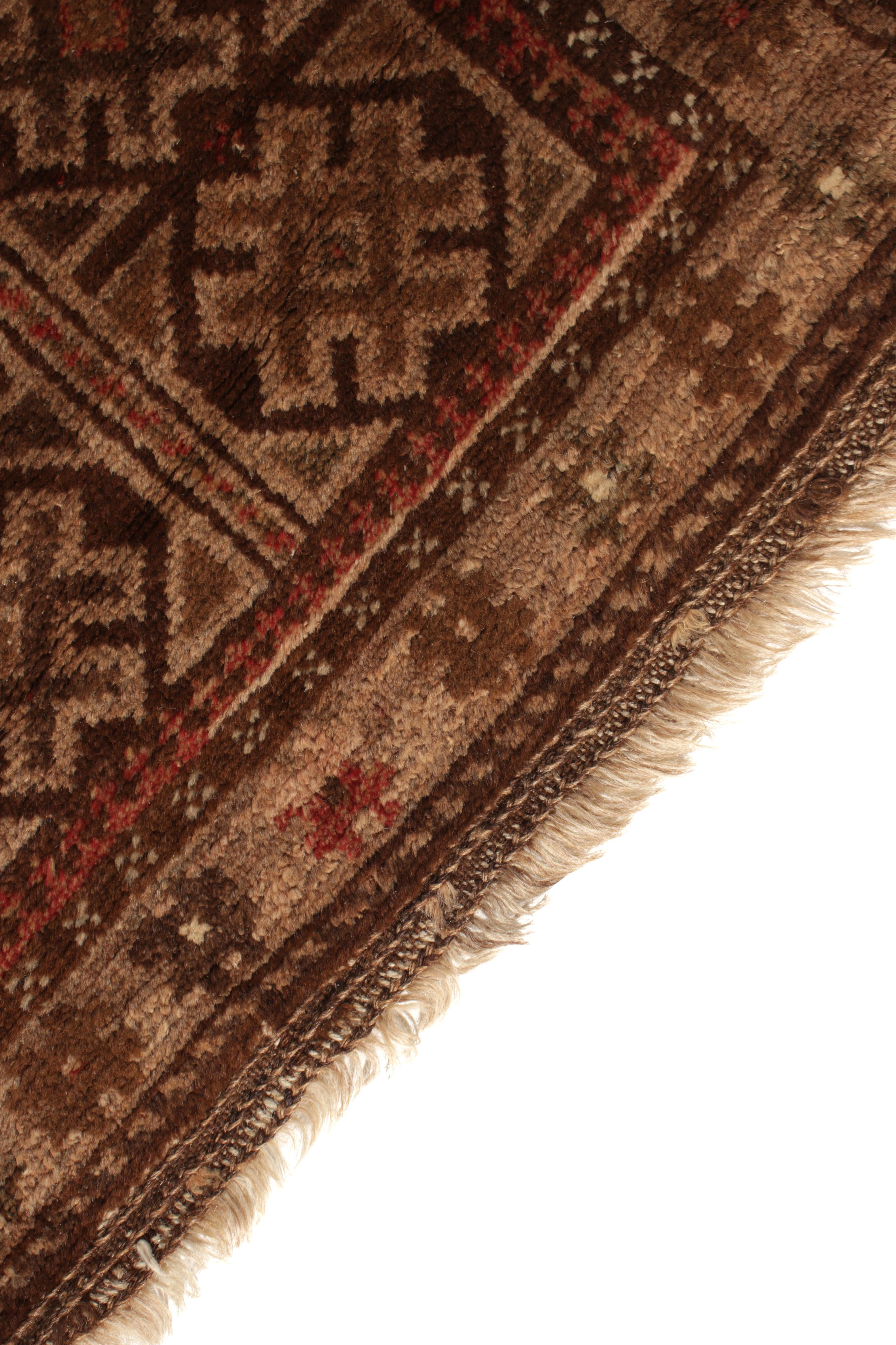 Antiker Baluch Beige Braun Wolle Perserteppich von Rug & Kilim (Persisch) im Angebot