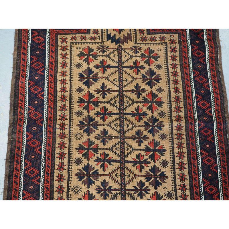 Antique Baluch Camel Ground Prayer Rug In Excellent Condition For Sale In Moreton-In-Marsh, GB