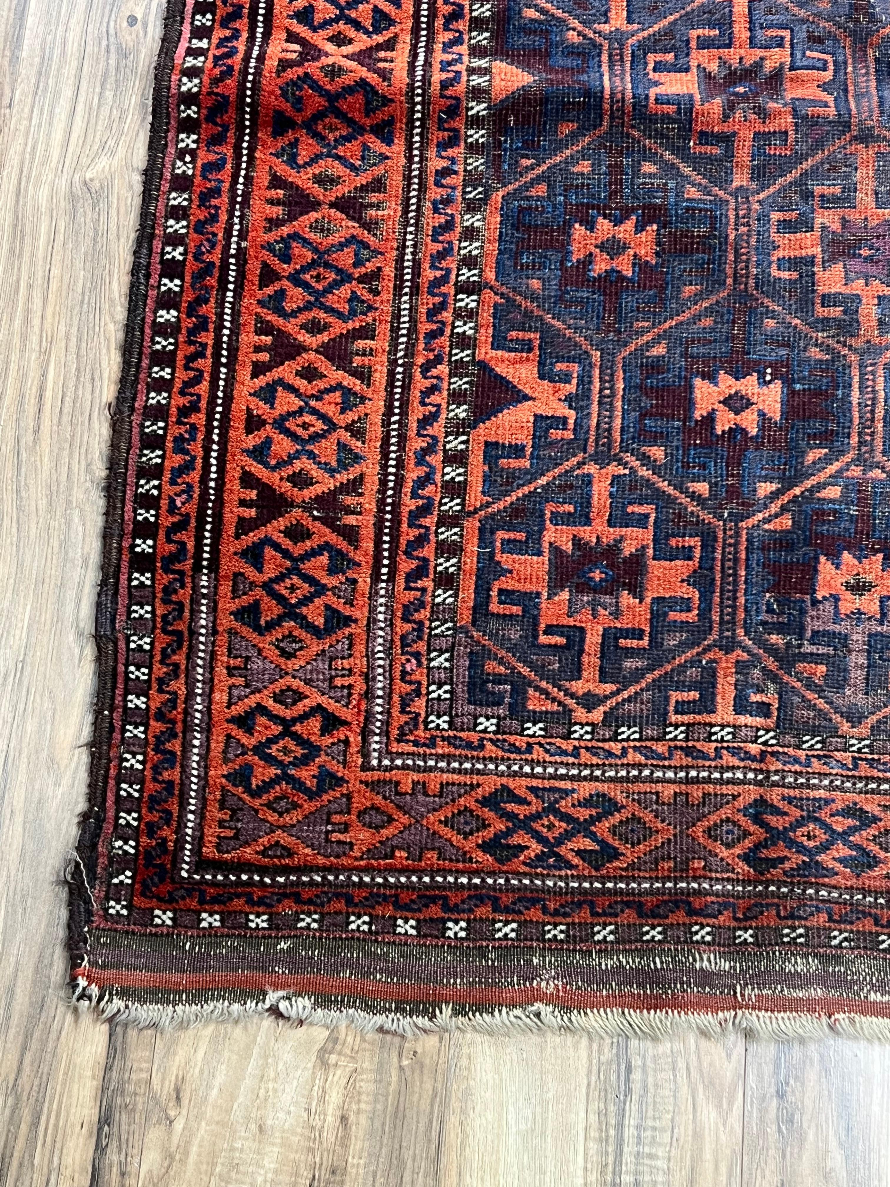 Antiker Baluch Khorasan-Läufer, ca. Spätes 19. Jahrhundert - 2'10 x 9'1 (Persisch) im Angebot