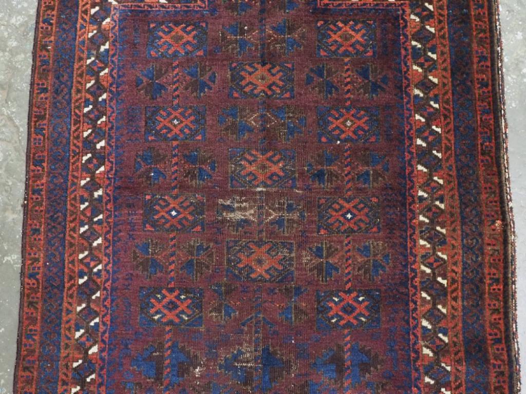 Antique Baluch Prayer Rug, Timuri / Yaqoub Khani, Circa 1880 In Fair Condition For Sale In Moreton-In-Marsh, GB