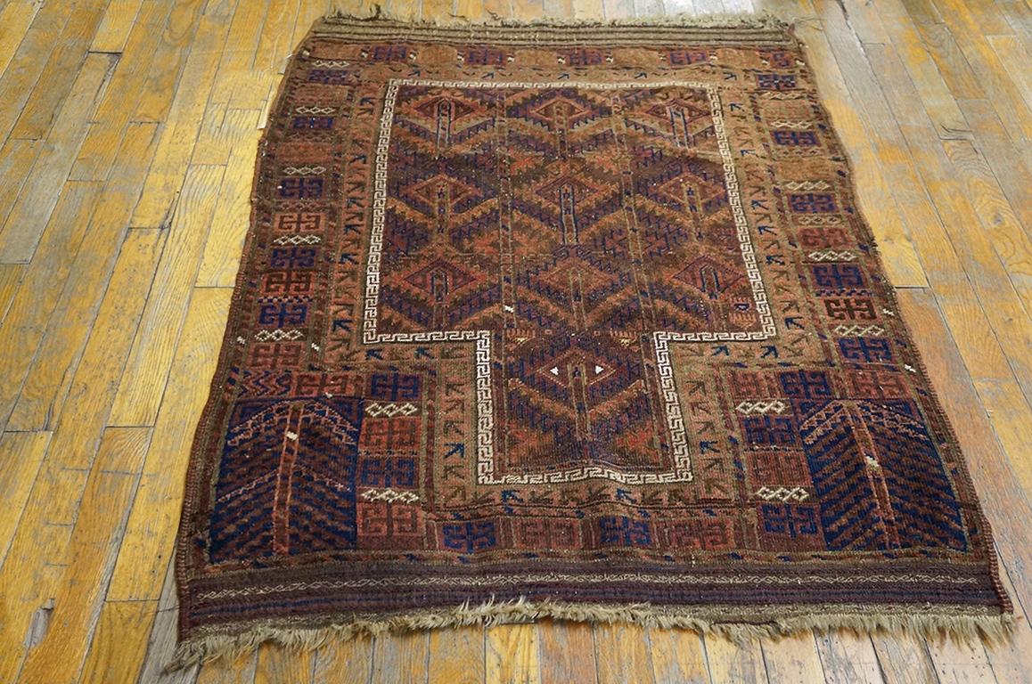 19th Century Persian Baluch Prayer Carpet ( 3' x 4' 6'' - 92 x 137 cm ) In Good Condition For Sale In New York, NY