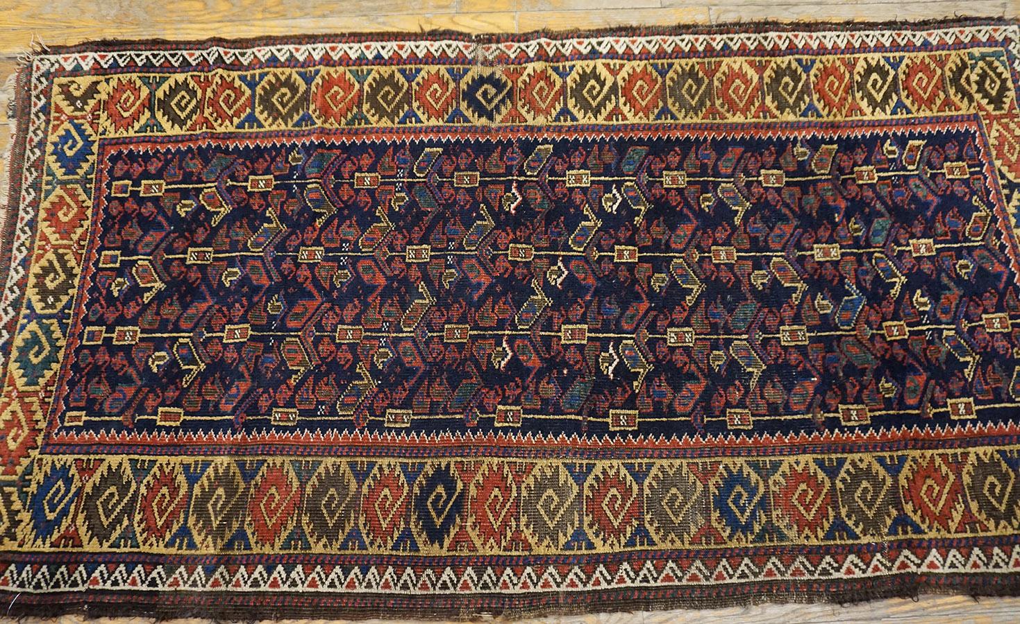 Persischer ( arabischer) Baluch-Teppich des späten 119. Jahrhunderts ( 2''10 x 5''2 - 86 x 157) im Zustand „Gut“ im Angebot in New York, NY