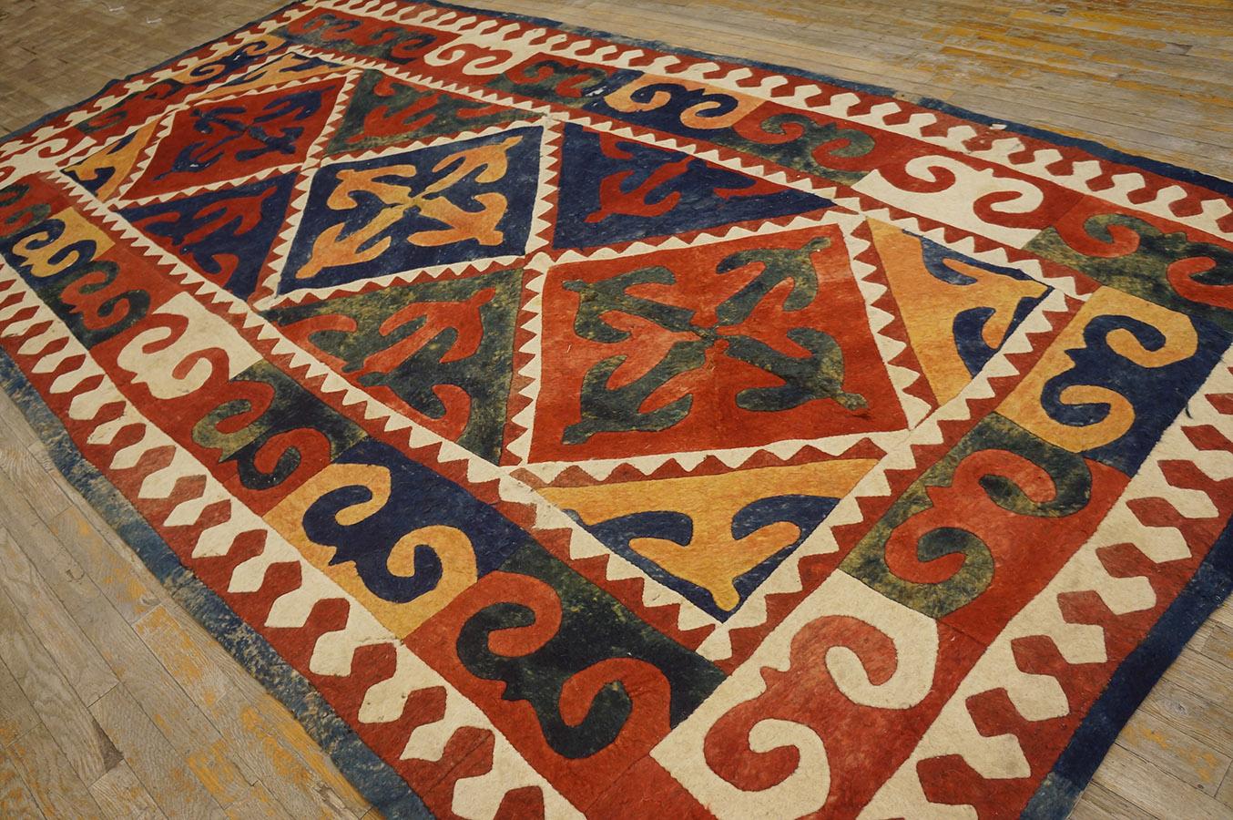 Late 19th Century Kirghiz Felt Shyrdak Carpet ( 6' x 12' - 188 x 365 ) In Good Condition For Sale In New York, NY