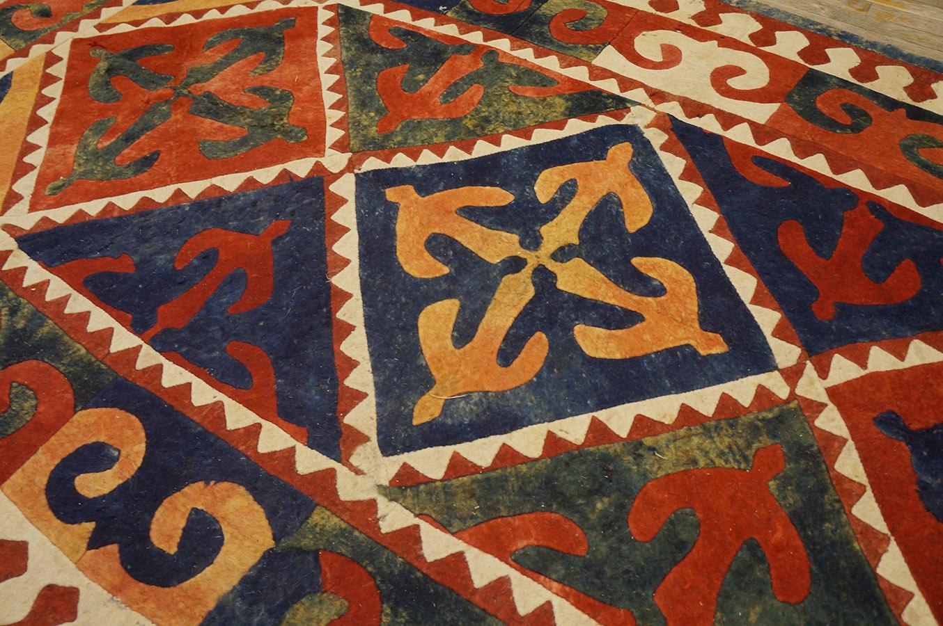 Late 19th Century Kirghiz Felt Shyrdak Carpet ( 6' x 12' - 188 x 365 ) For Sale 3