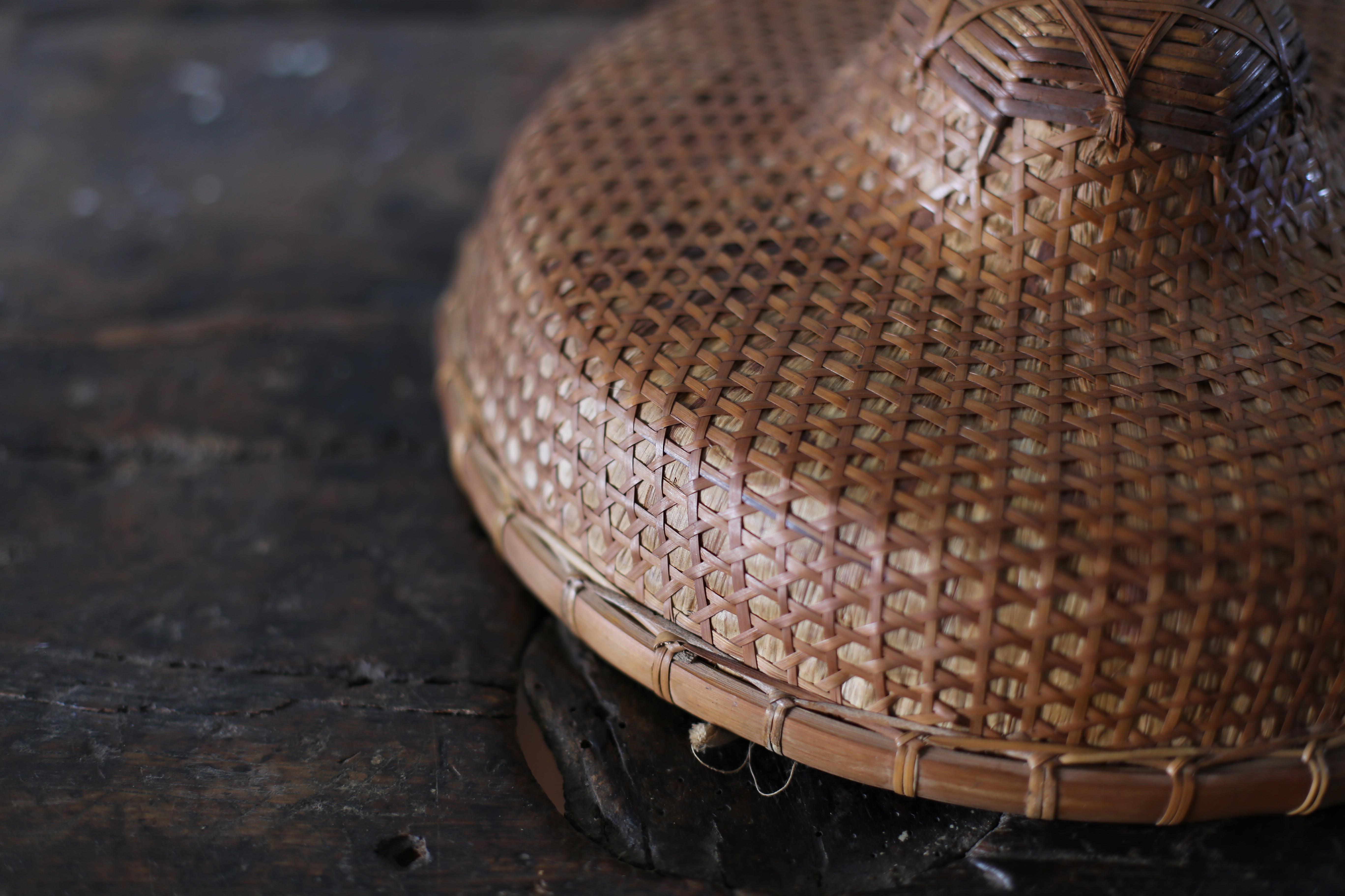 Antique Bamboo Straw Hat / Wabi Sabi , Display In Good Condition For Sale In Sammu-shi, Chiba