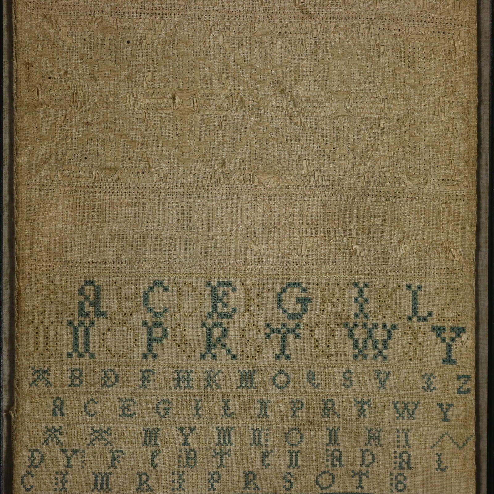 Antikes Bandmustertuch, 1693, von Sarah Maydman (Spätes 17. Jahrhundert) im Angebot