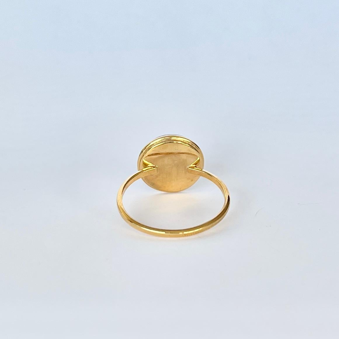 Antiker Ring aus 9 Karat Gold mit gebändertem Achat (Cabochon) im Angebot