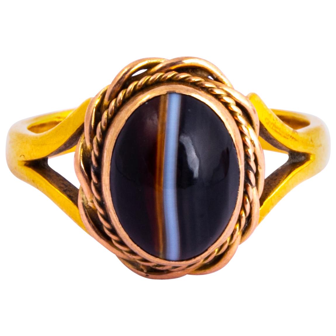 Antique Banded Agate and 9 Carat Gold Ring For Sale