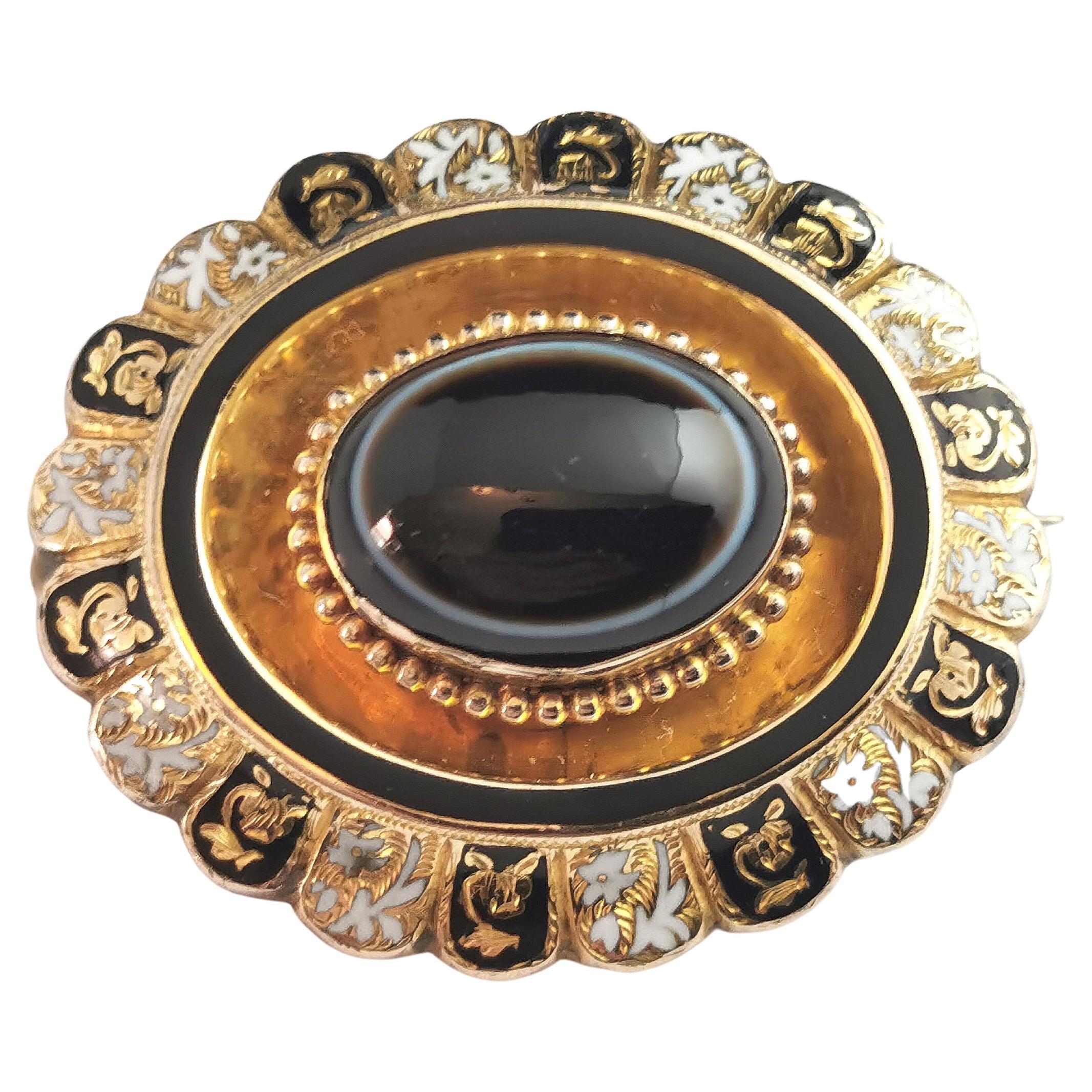 Antique Banded Agate Mourning Brooch, 9k Gold, Black and White Enamel, Victorian For Sale