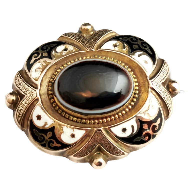 Antique Banded Agate Mourning Brooch, Victorian, Black and White Enamel, 9k For Sale