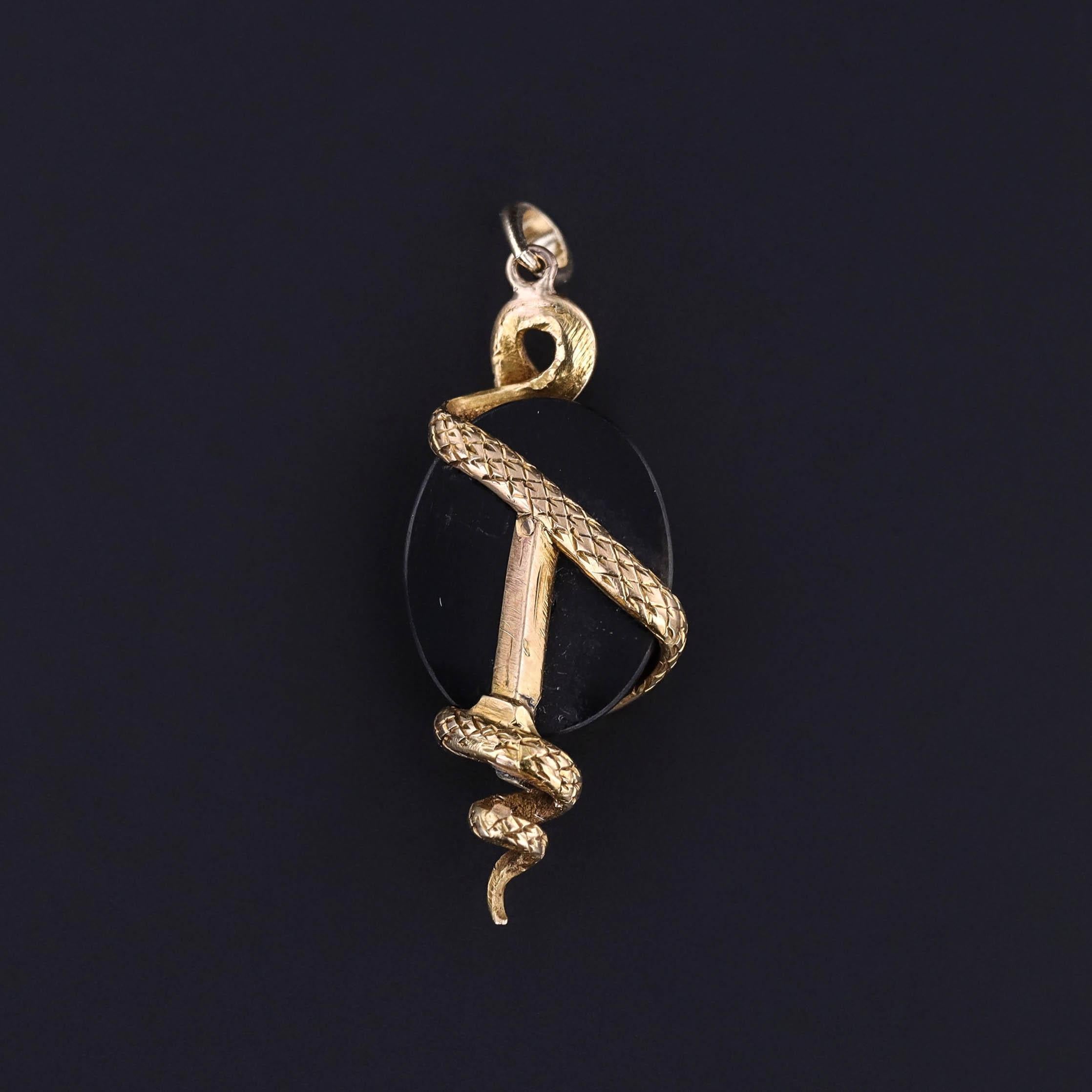 Victorien Pendentif serpent en agate rubanée en or 18k en vente