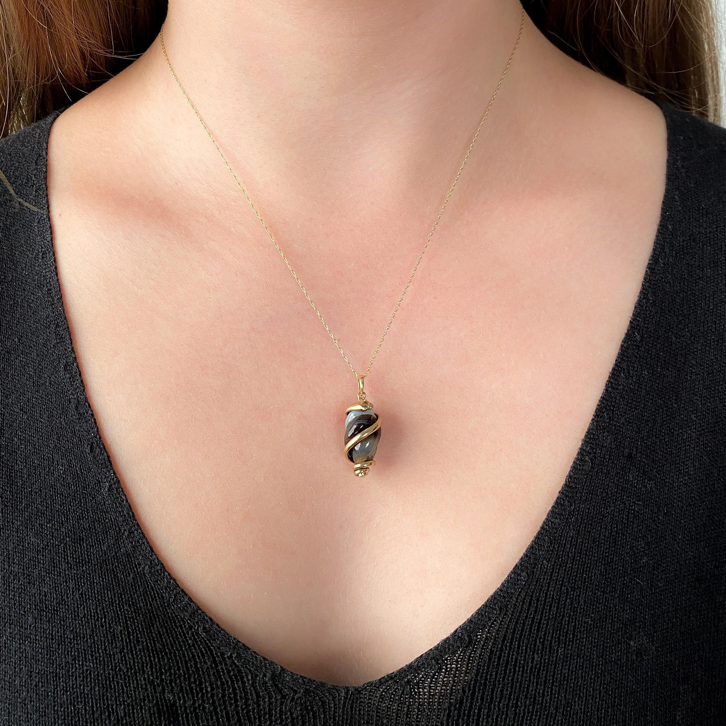 Pendentif serpent en agate rubanée en or 9ct État moyen - En vente à Lewisburg, PA