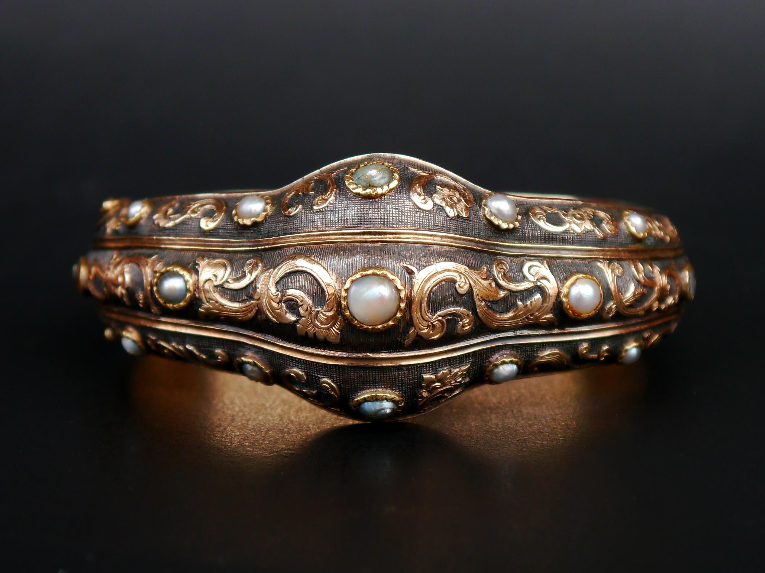 Antique Bangle Bracelet natural River Pearls solid 14K Gold / Silver / 42gr For Sale 4