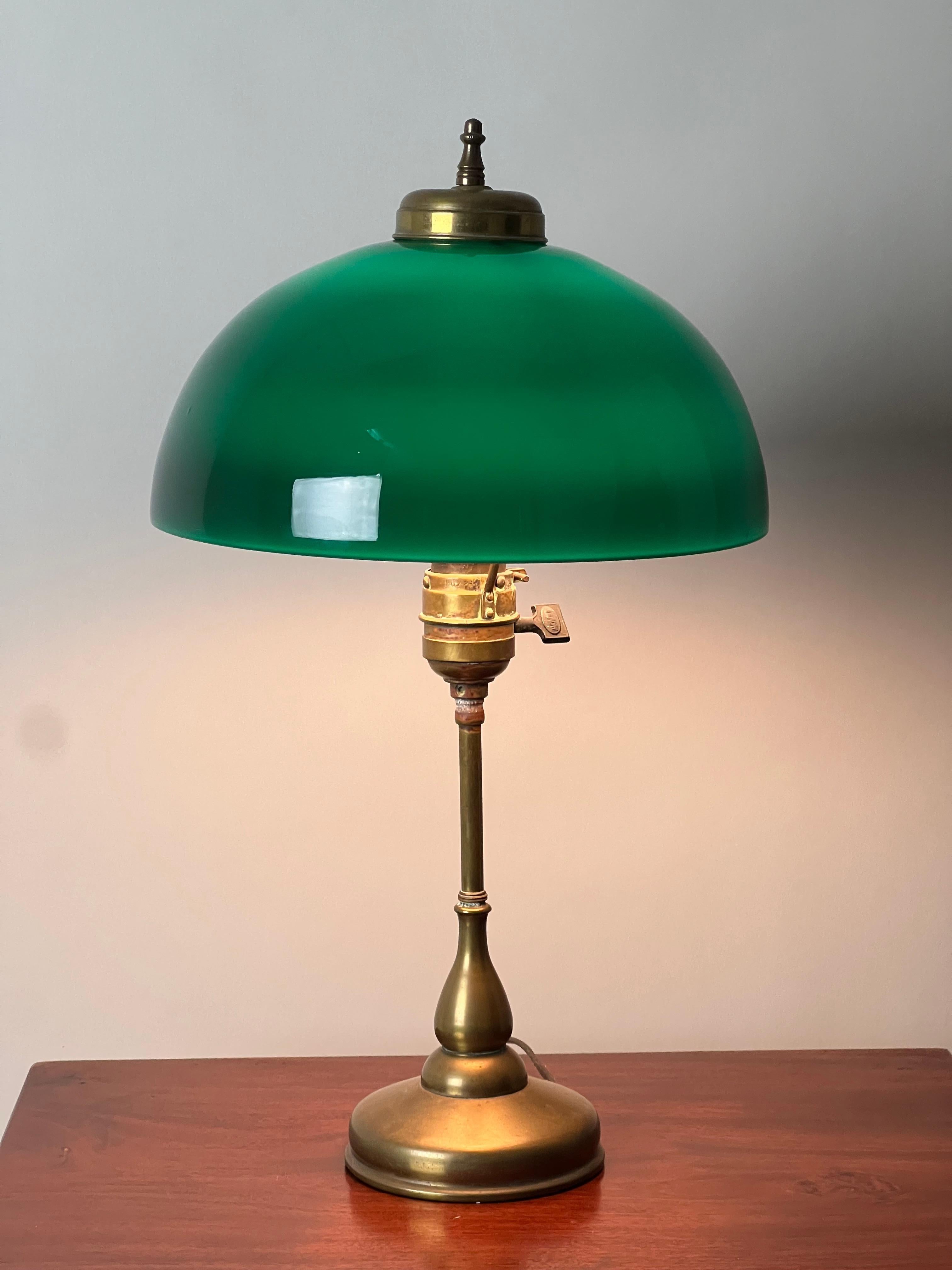 Ancienne lampe de bureau à abat-jour vert Emeralite C. Début du 20e siècle en vente 3