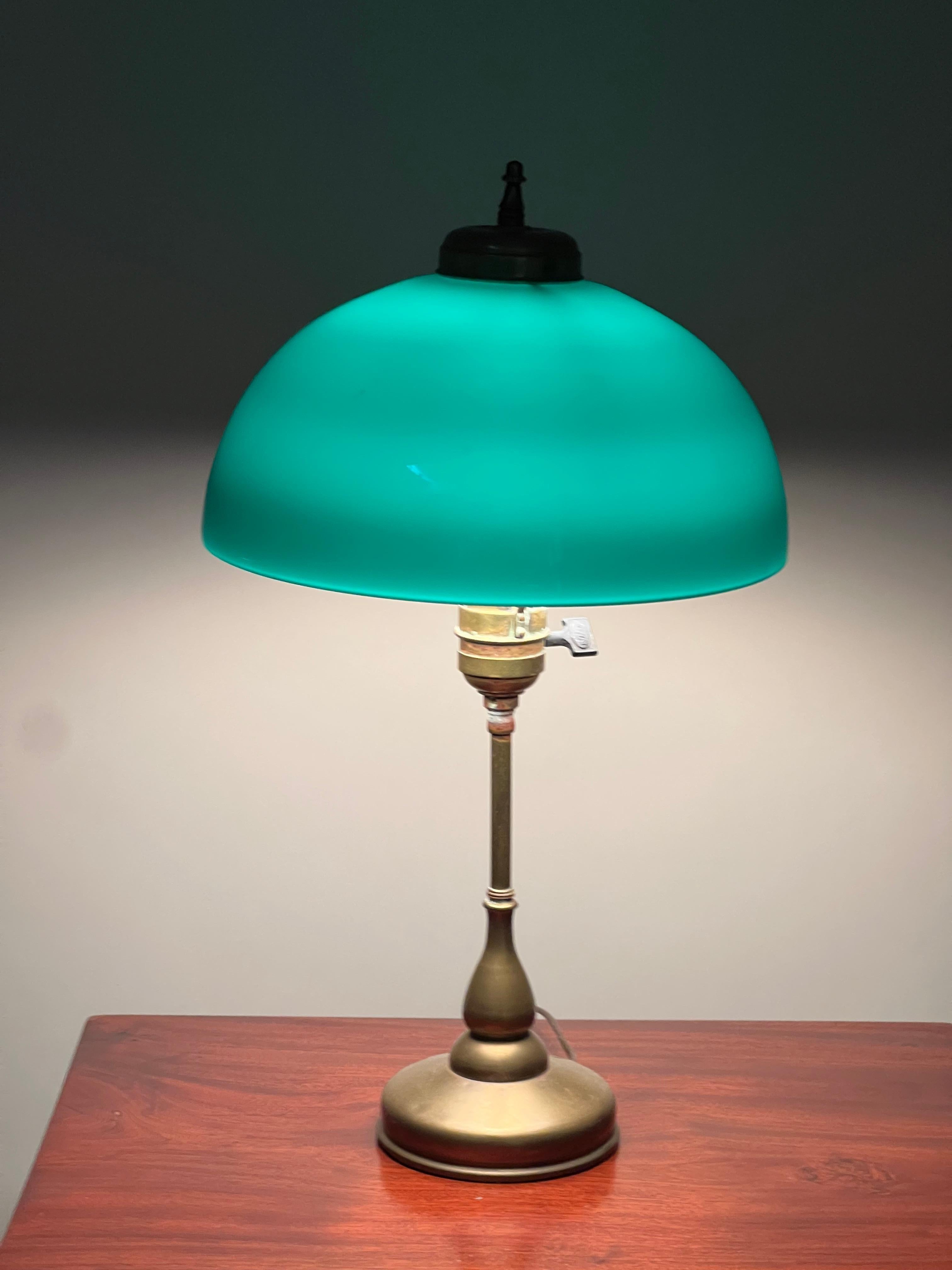 Ancienne lampe de bureau à abat-jour vert Emeralite C. Début du 20e siècle en vente 4