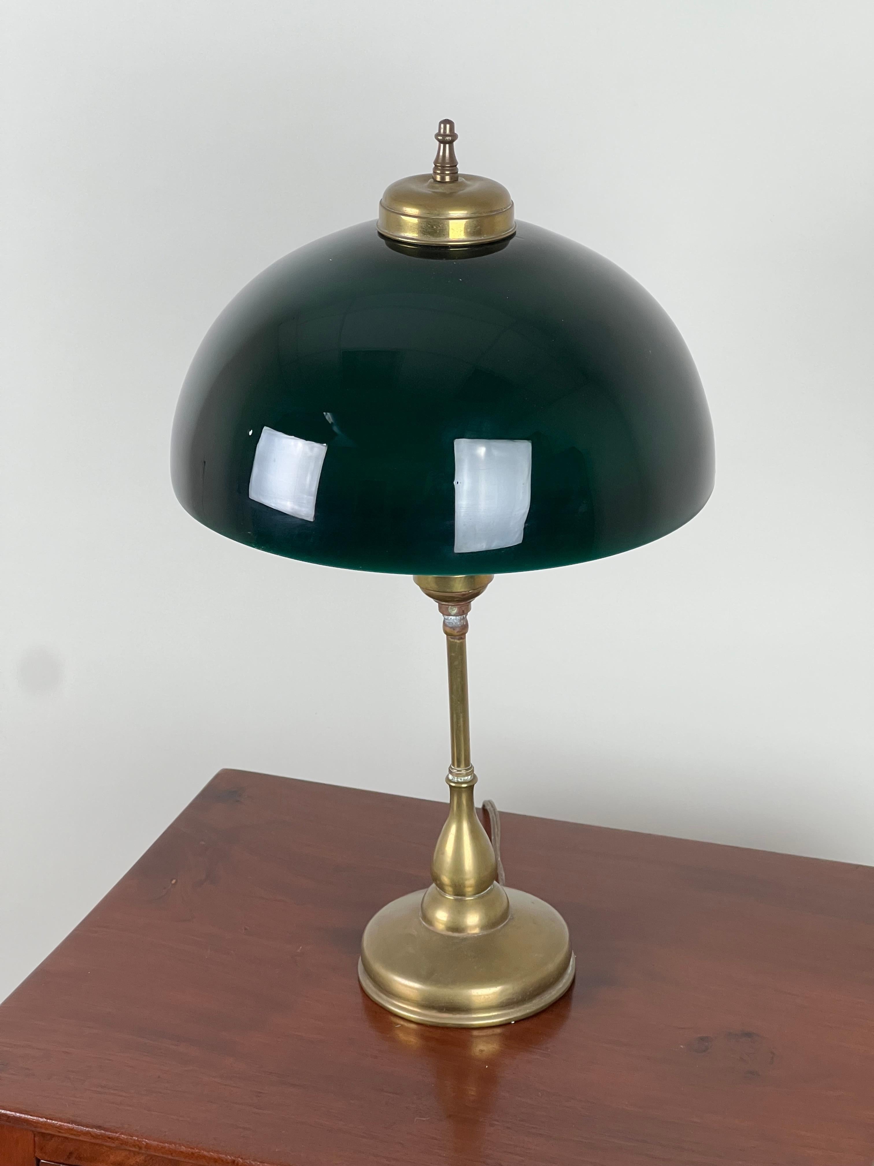 Américain Ancienne lampe de bureau à abat-jour vert Emeralite C. Début du 20e siècle en vente