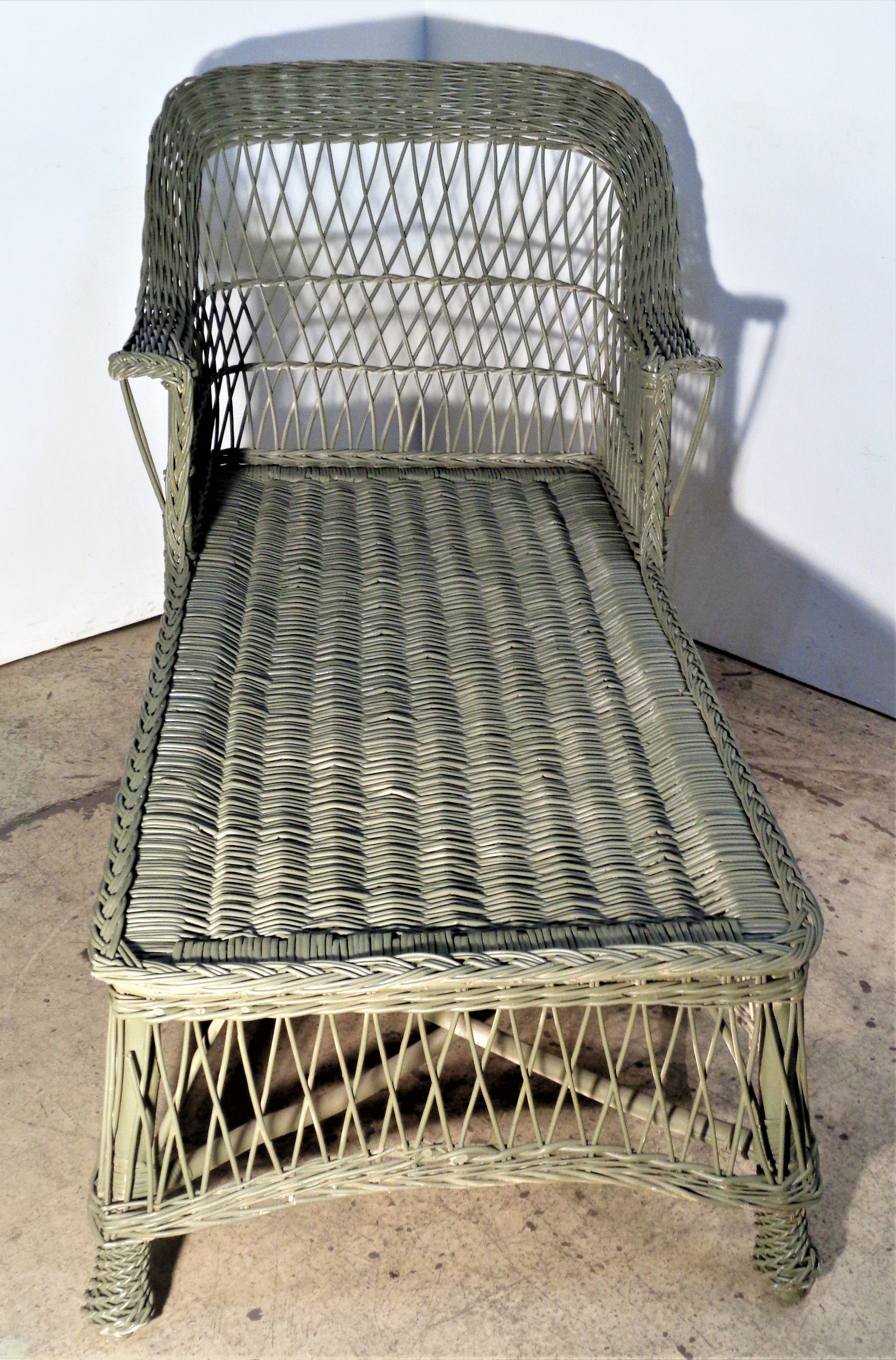 Painted Antique Bar Harbor Wicker Willow Chaise Lounge