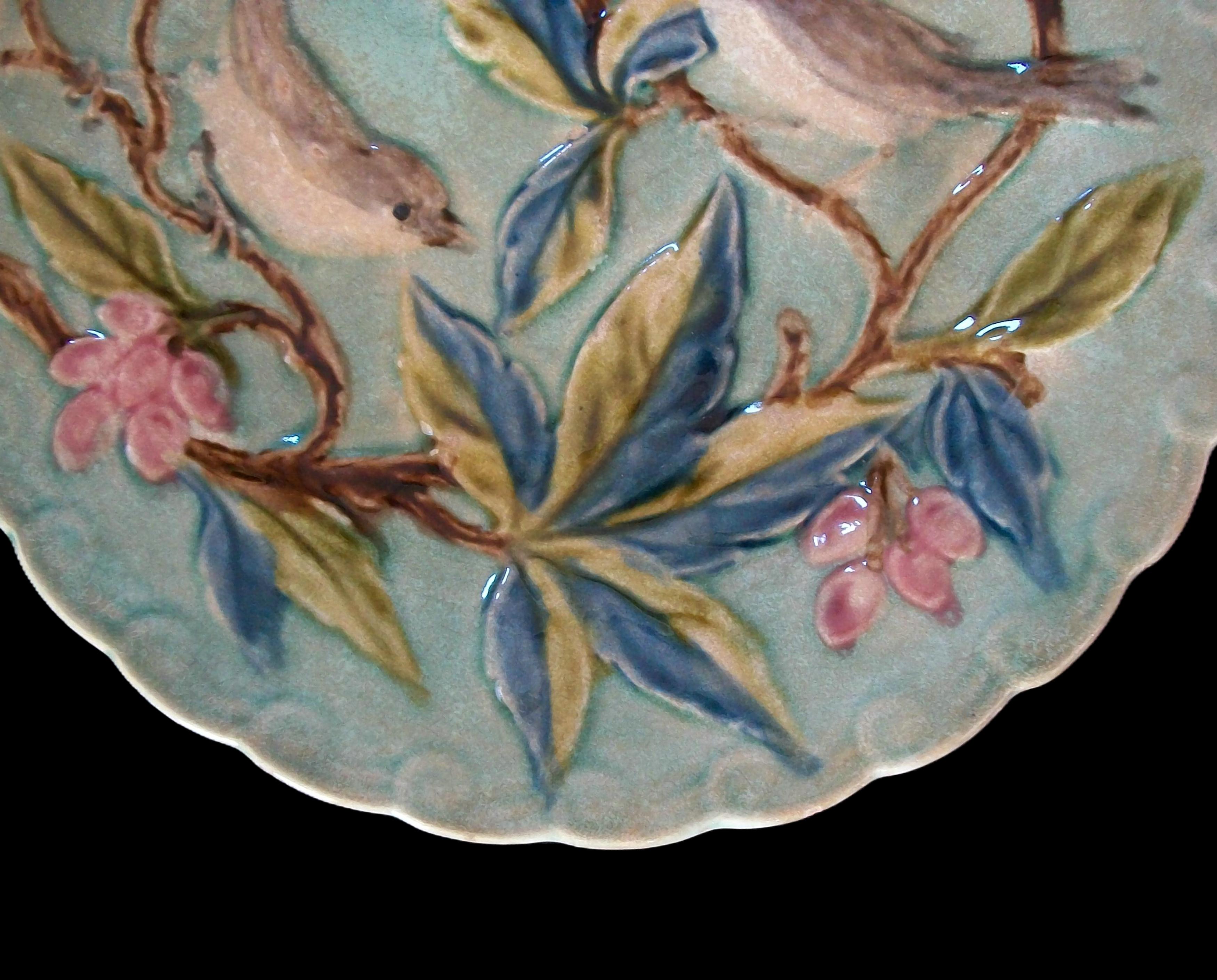 Ancienne assiette en céramique Majolique Barbotine - France - Fin 19ème siècle en vente 2