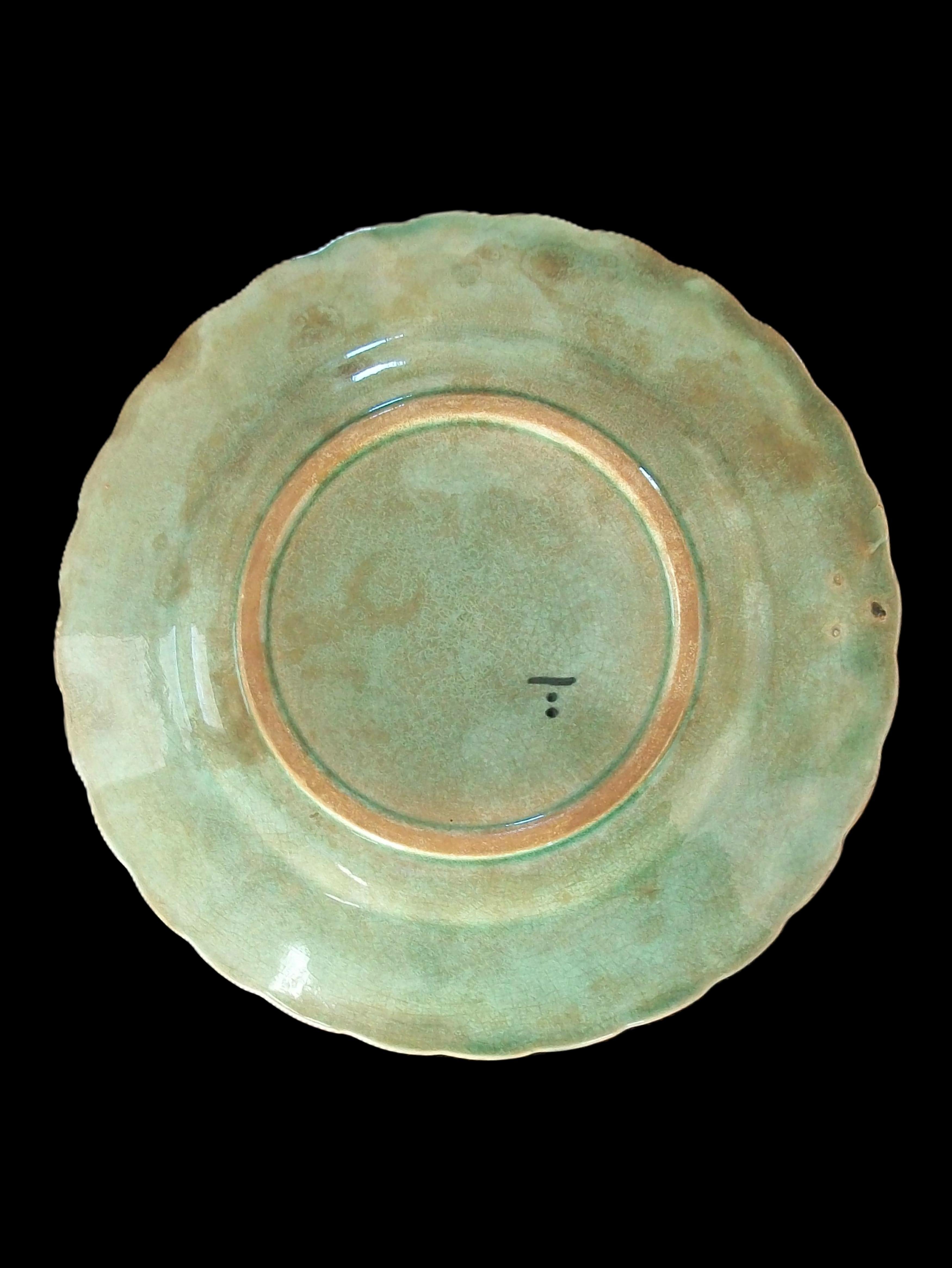 Ancienne assiette en céramique Majolique Barbotine - France - Fin 19ème siècle en vente 4