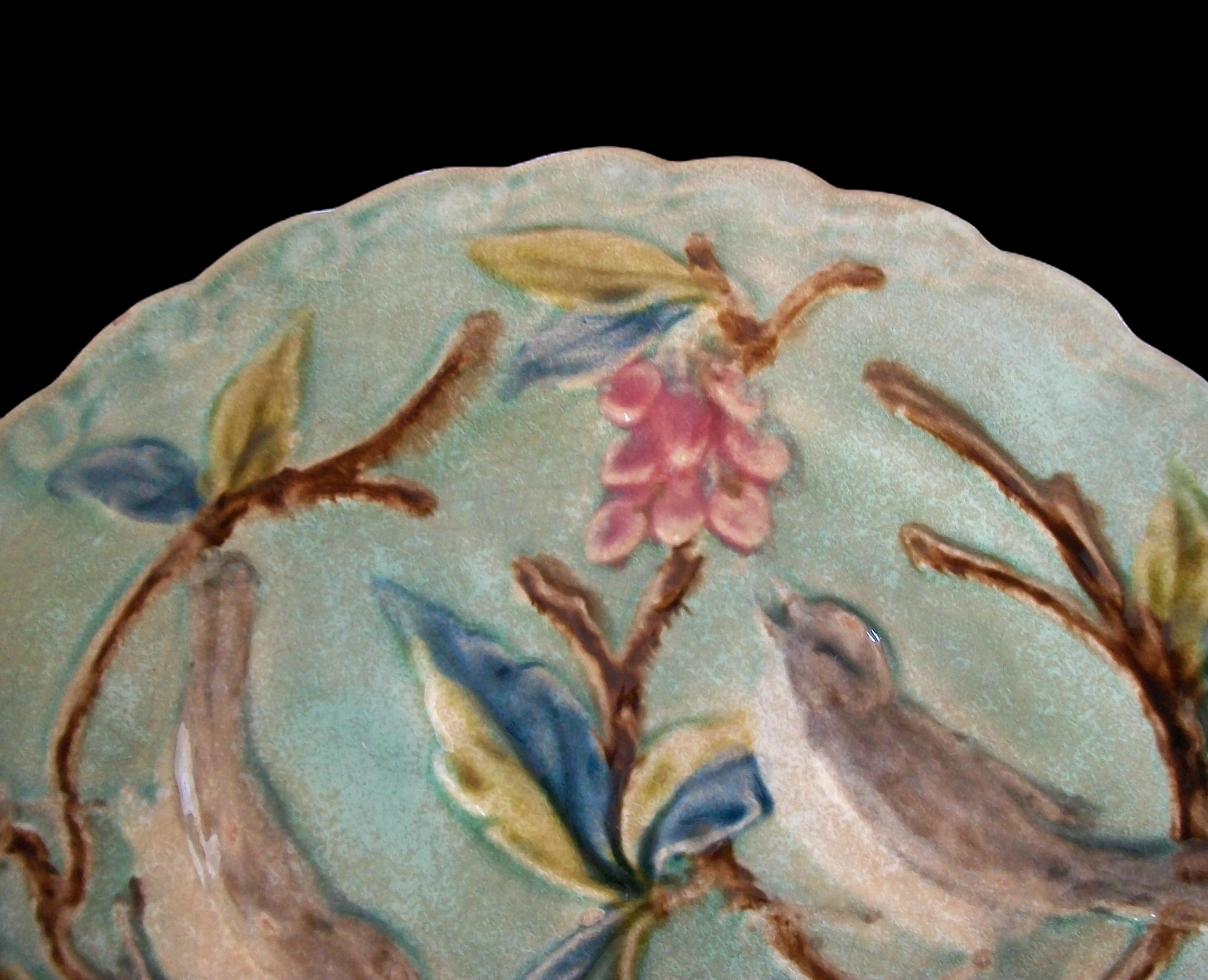 Ancienne assiette en céramique Majolique Barbotine - France - Fin 19ème siècle en vente 1